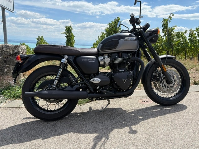 TRIUMPH Bonneville T120 Black-image-0