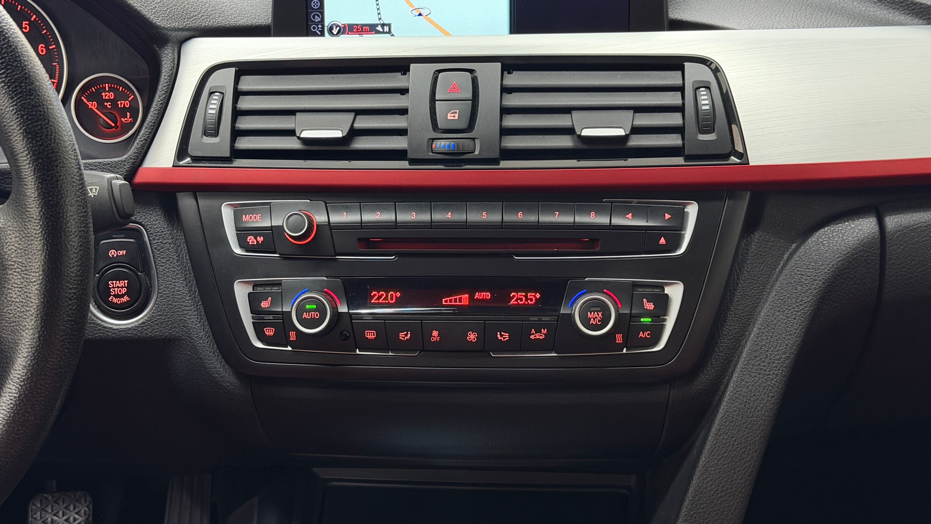 BMW 335i xDrive Sport Line-image-12