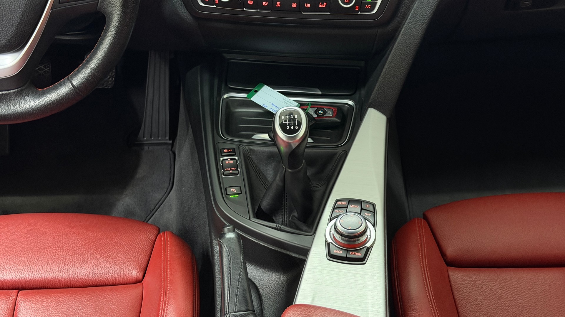 BMW 335i xDrive Sport Line-image-13