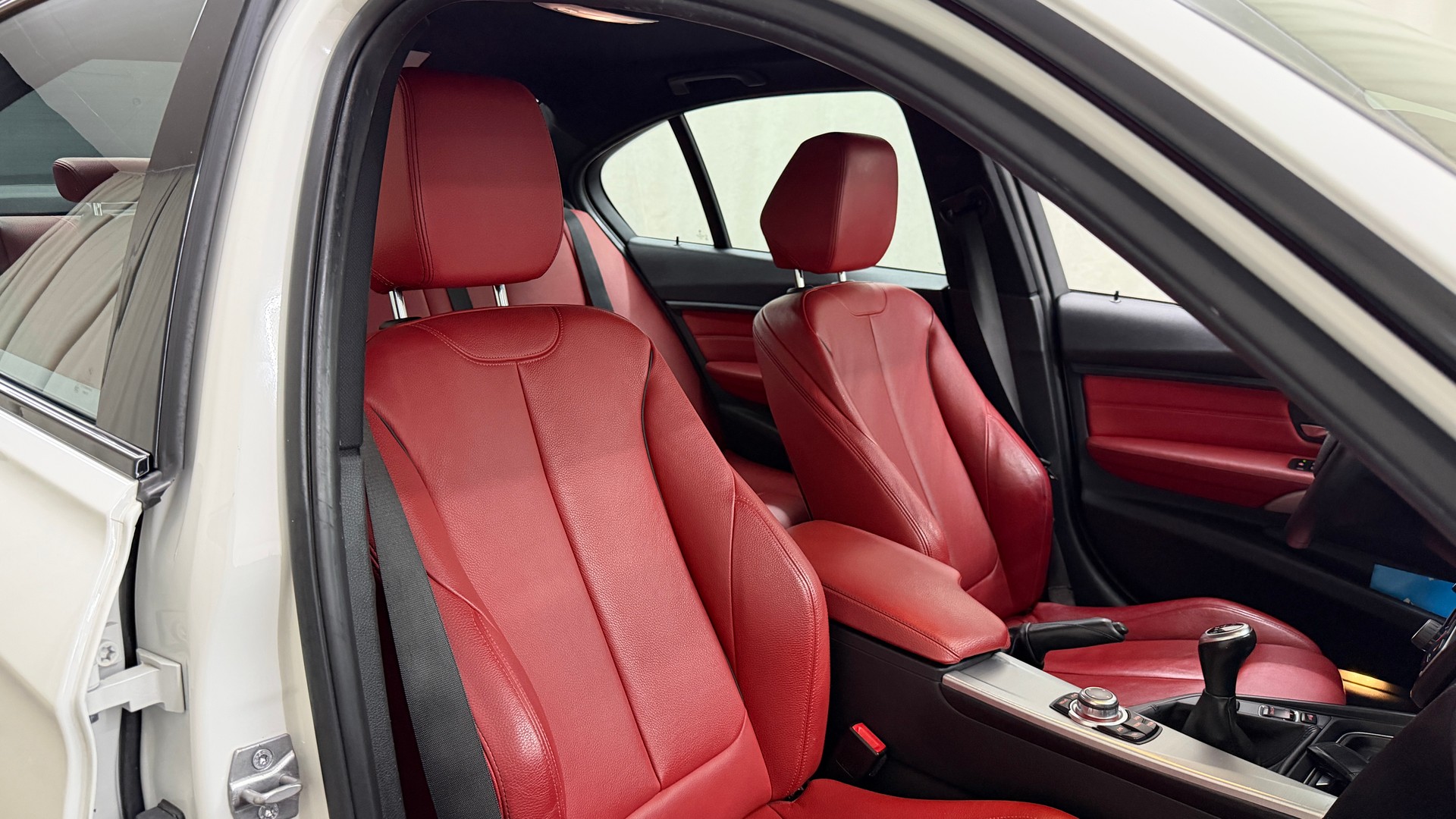 BMW 335i xDrive Sport Line-image-10