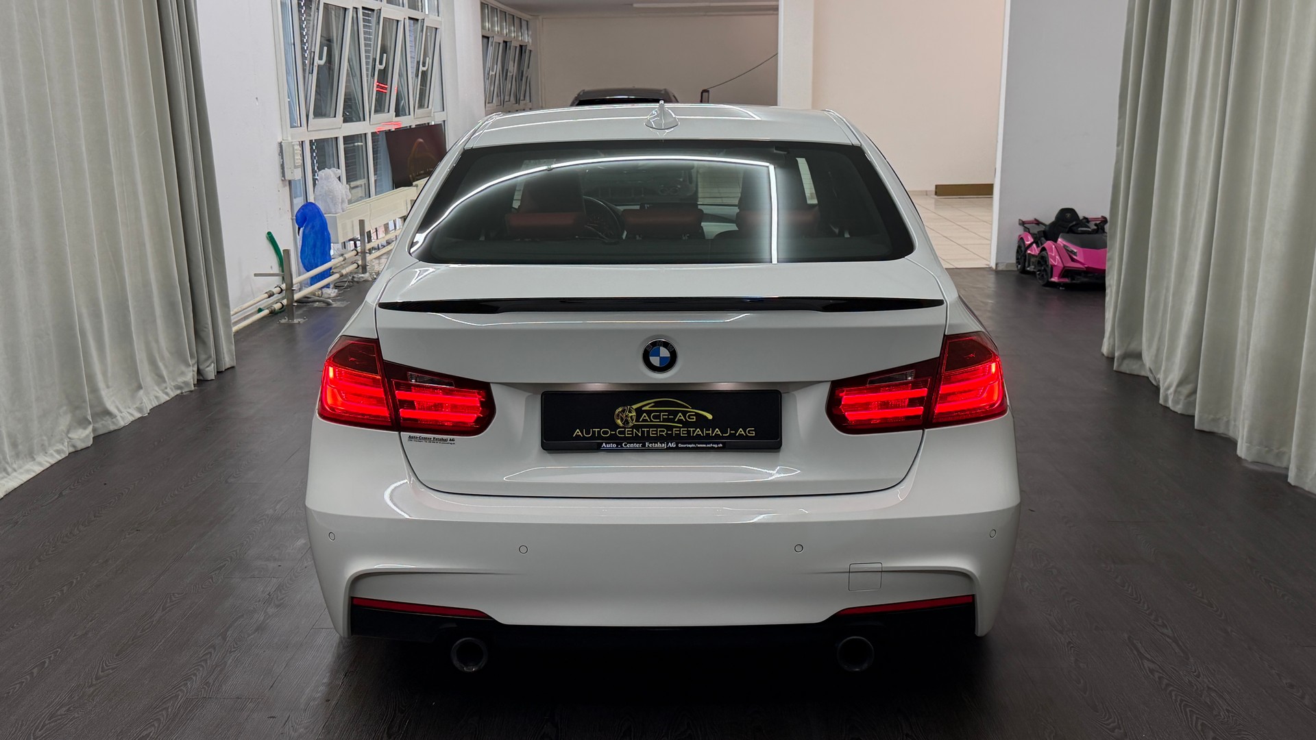 BMW 335i xDrive Sport Line-image-4