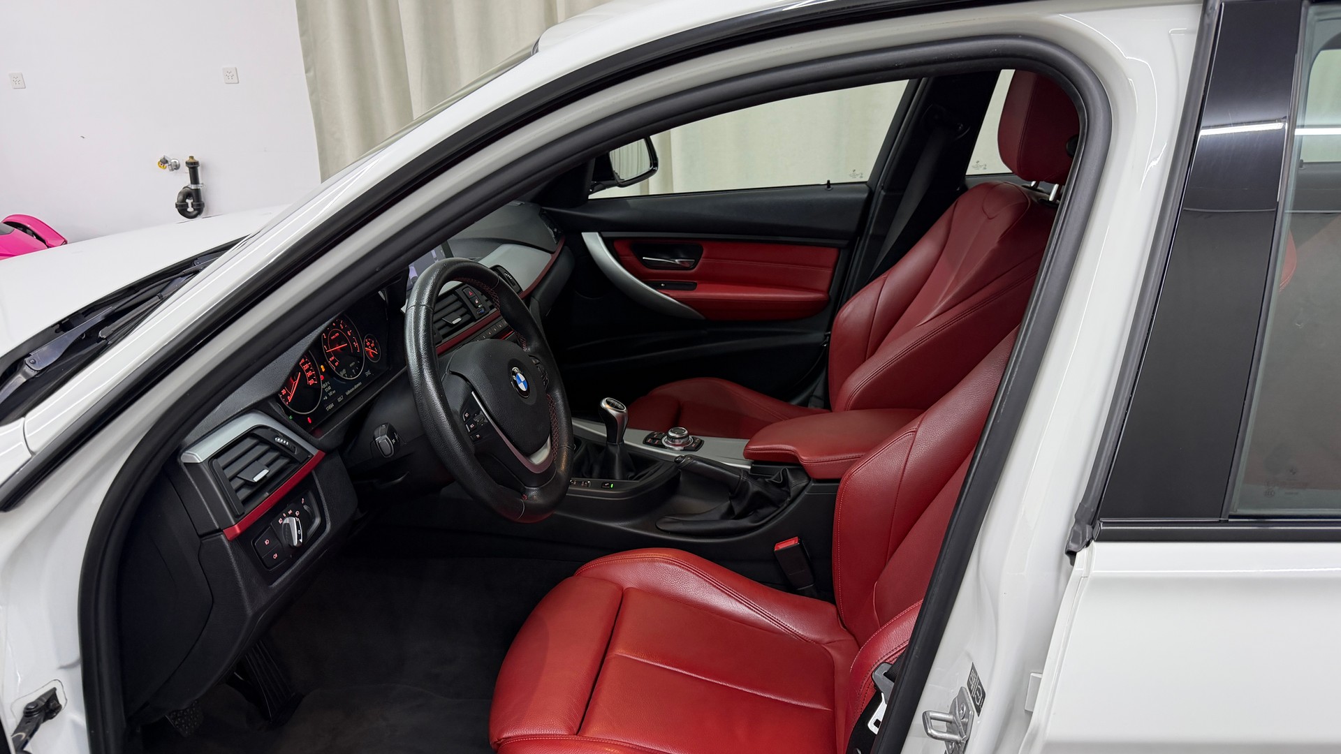 BMW 335i xDrive Sport Line-image-6