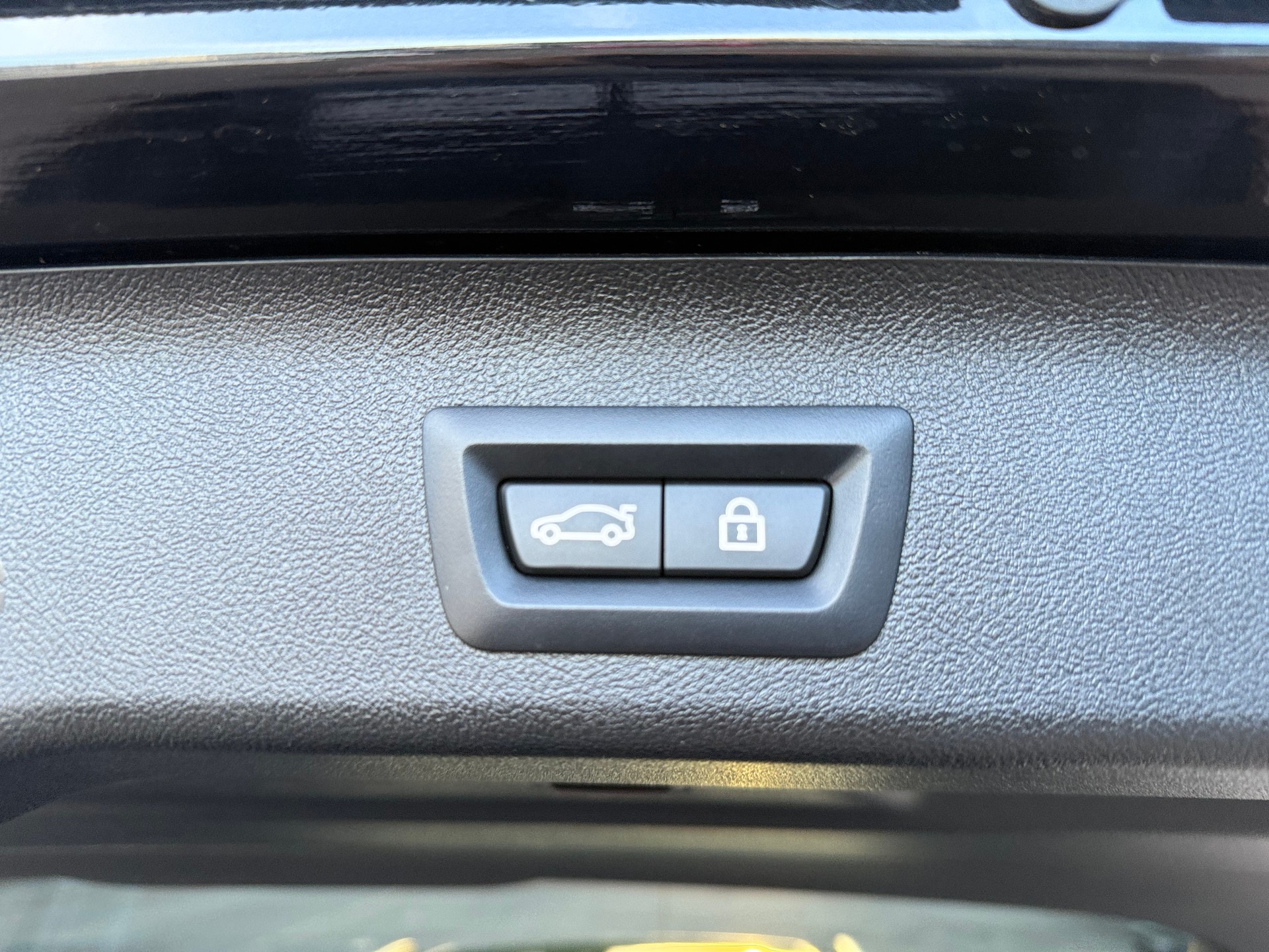 BMW 530i xDrive SAG Touring-image-12
