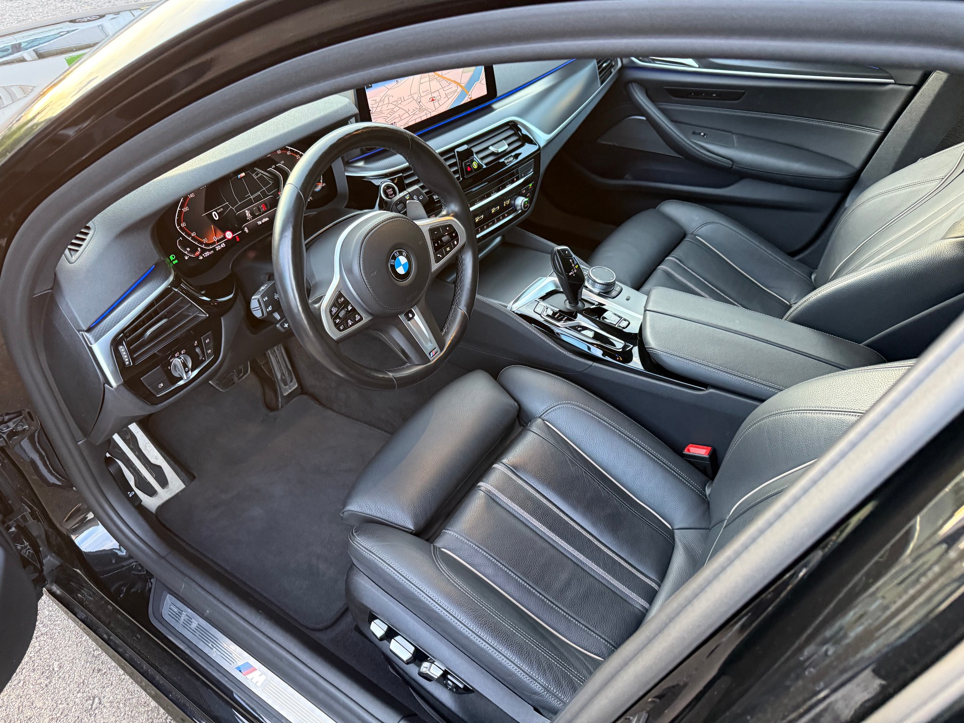 BMW 530i xDrive SAG Touring-image-6