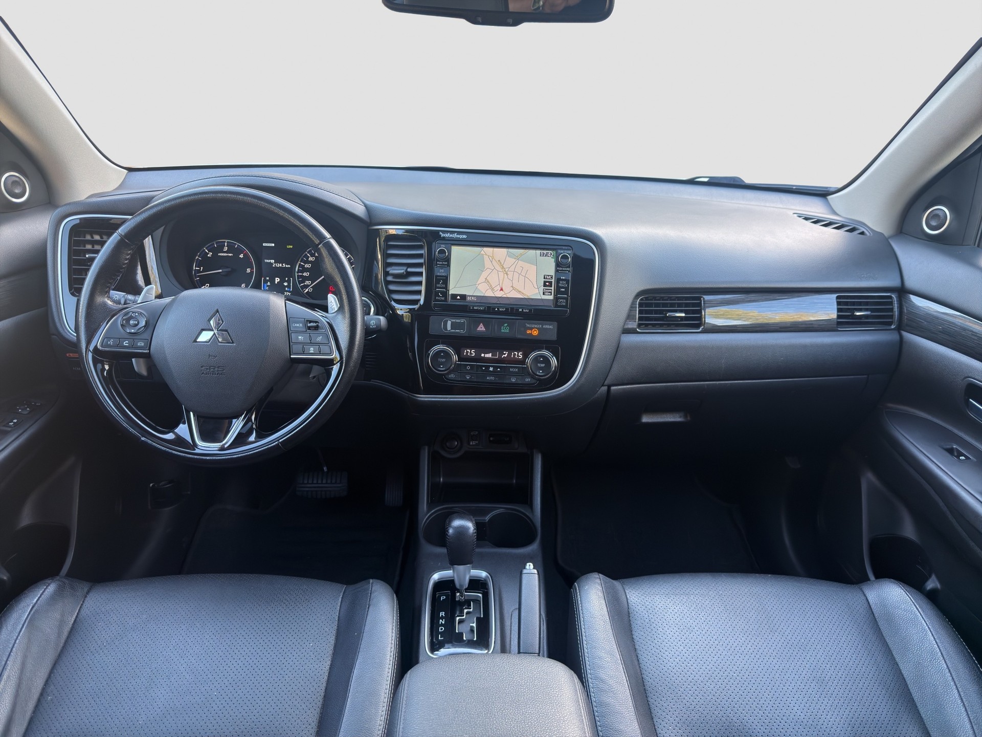 MITSUBISHI Outlander 2.2 DID Diamond 4WD Automatic-image-10