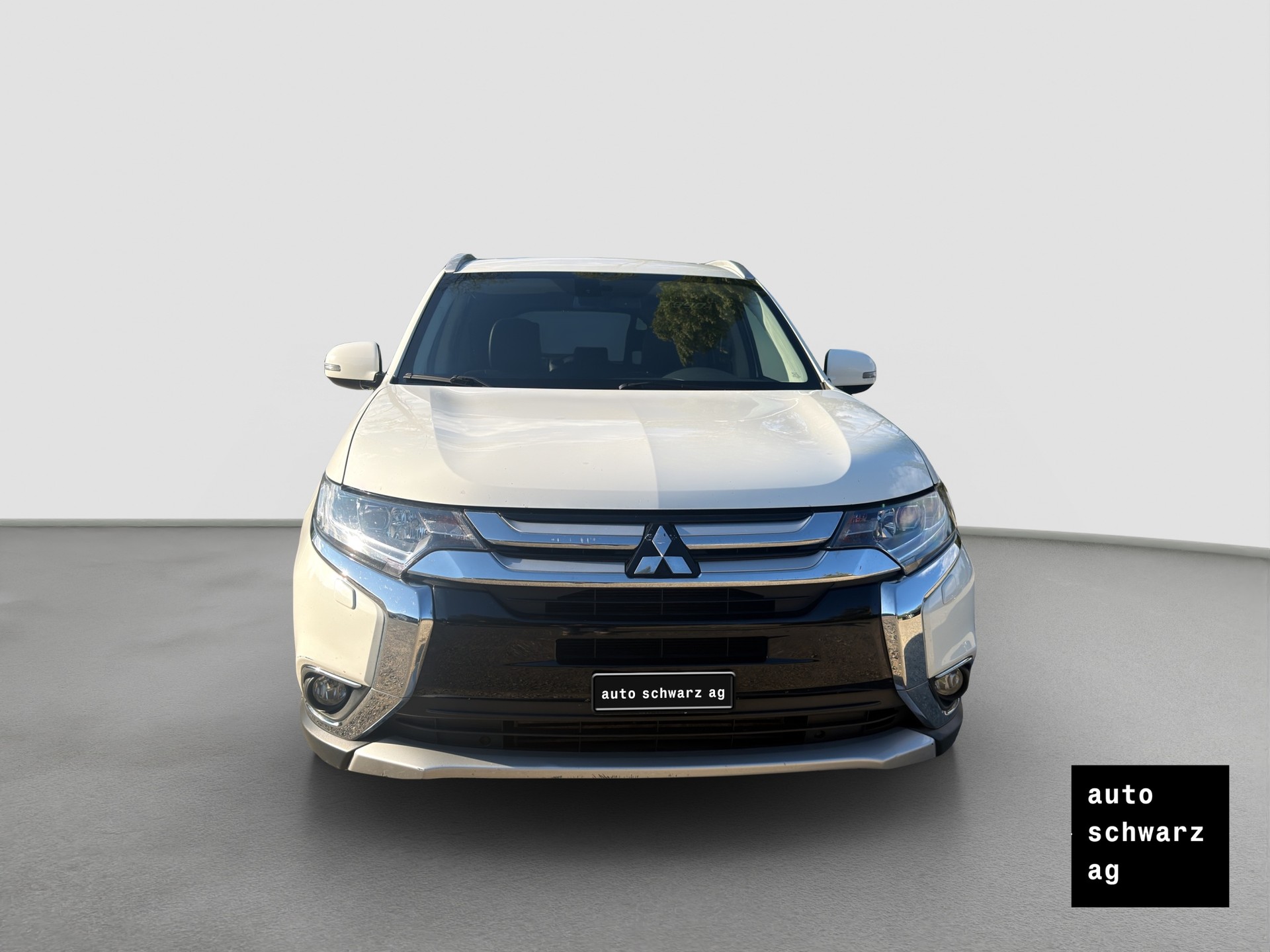 MITSUBISHI Outlander 2.2 DID Diamond 4WD Automatic-showroom-element-1