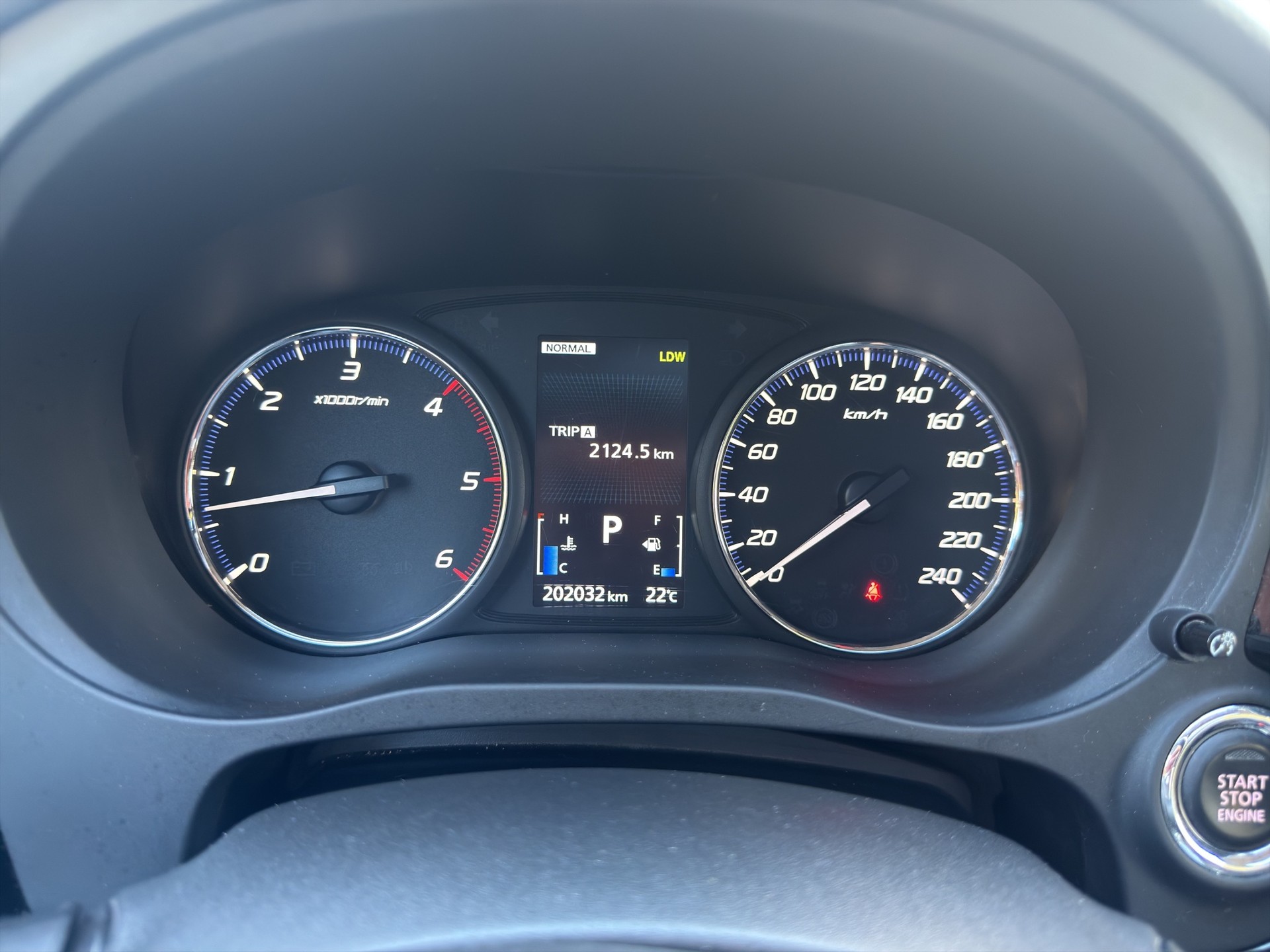 MITSUBISHI Outlander 2.2 DID Diamond 4WD Automatic-image-11