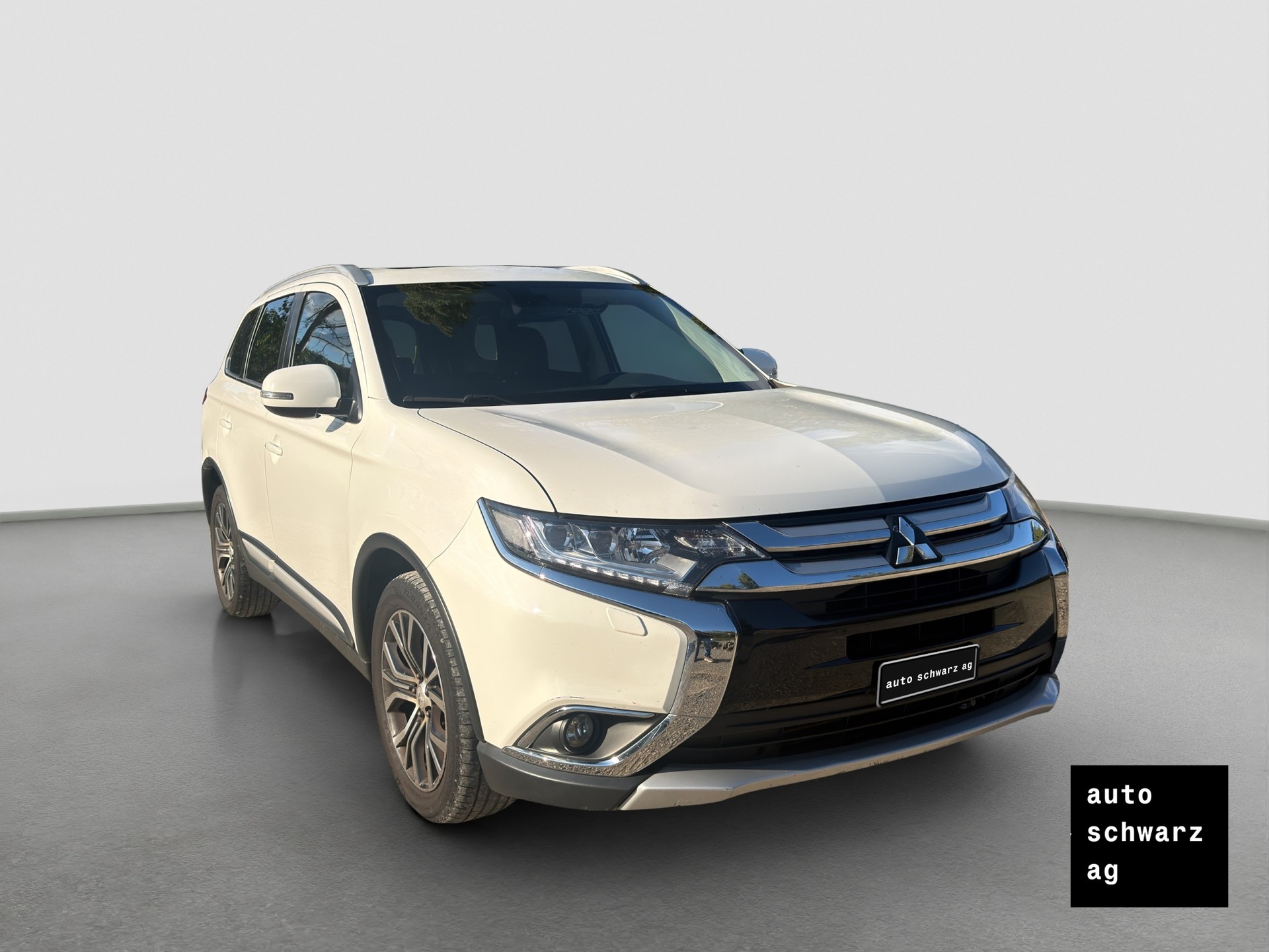 MITSUBISHI Outlander 2.2 DID Diamond 4WD Automatic-showroom-element-2