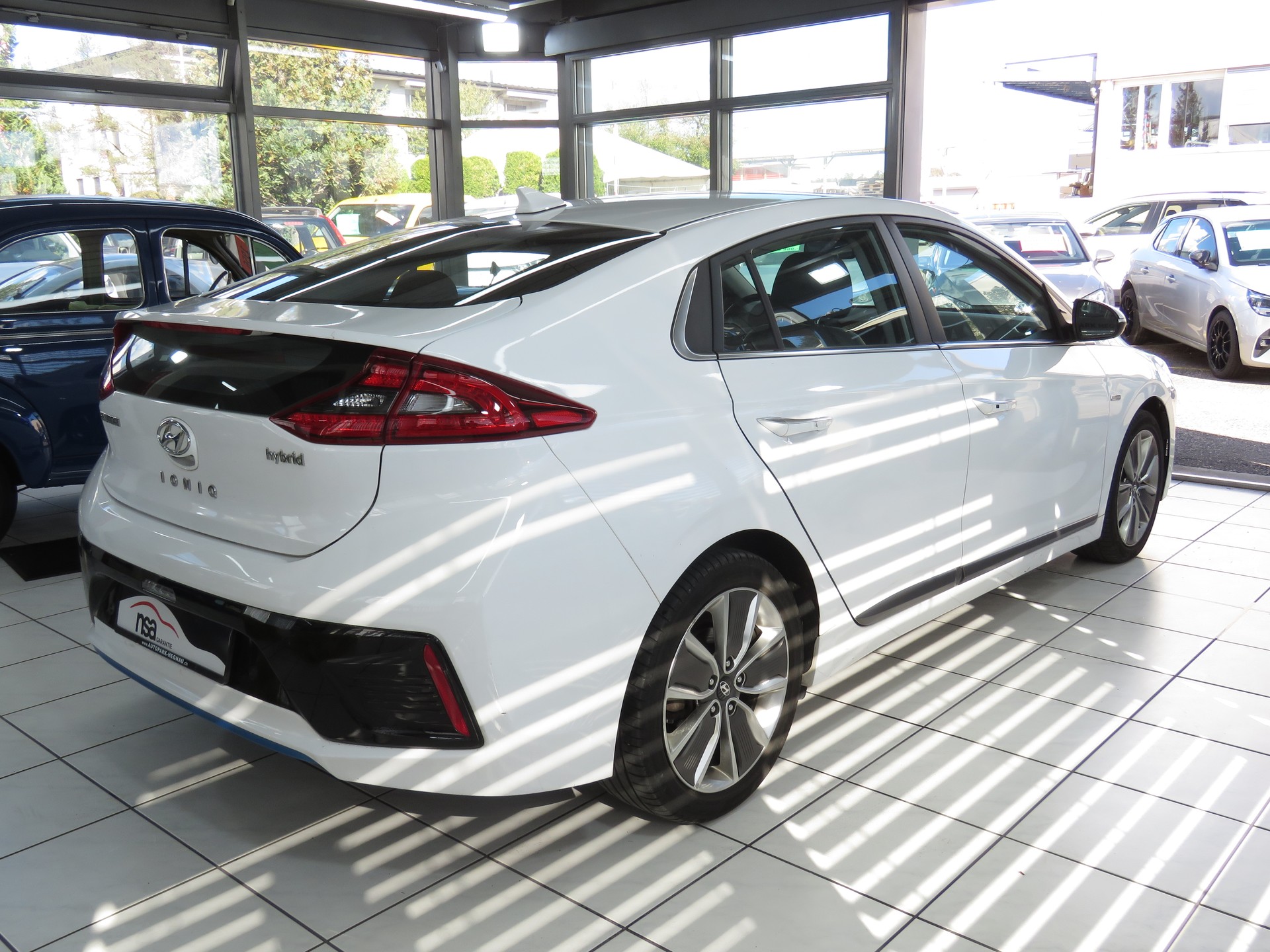 HYUNDAI Ioniq 1.6 GDi HEV Launch DCT (Automat) ab Platz, Fixpreis !!!-showroom-element-3