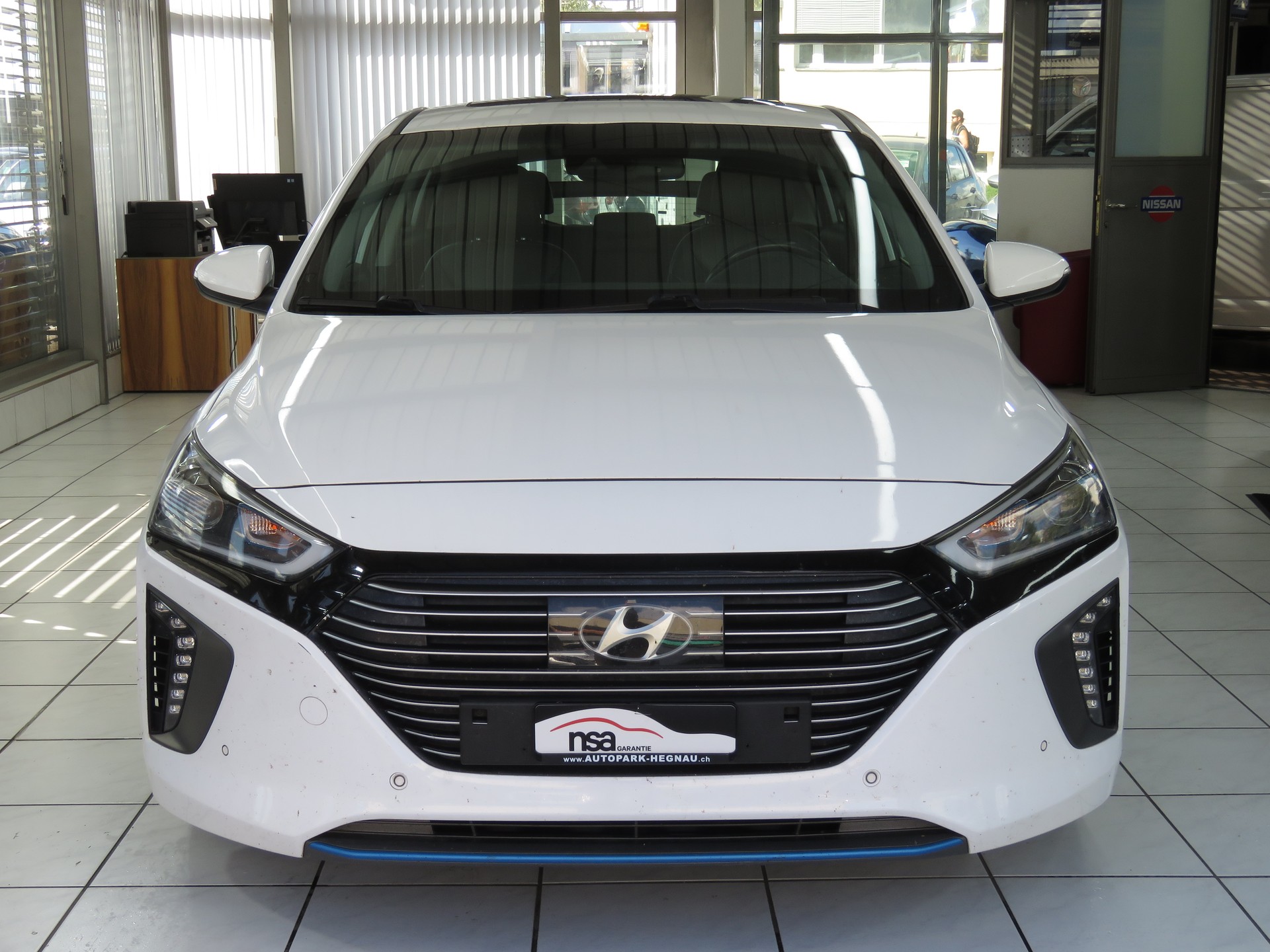 HYUNDAI Ioniq 1.6 GDi HEV Launch DCT (Automat) ab Platz, Fixpreis !!!-showroom-element-1