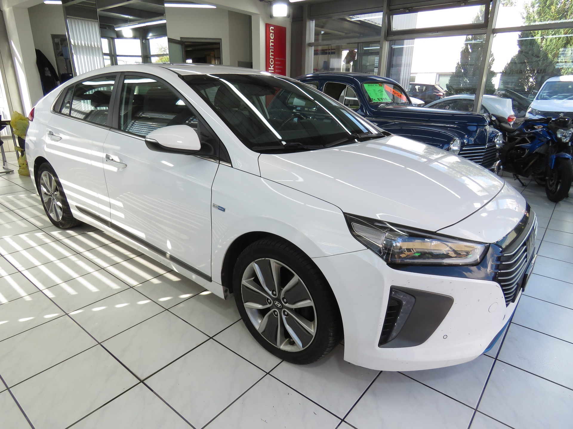 HYUNDAI Ioniq 1.6 GDi HEV Launch DCT (Automat) ab Platz, Fixpreis !!!-showroom-element-2