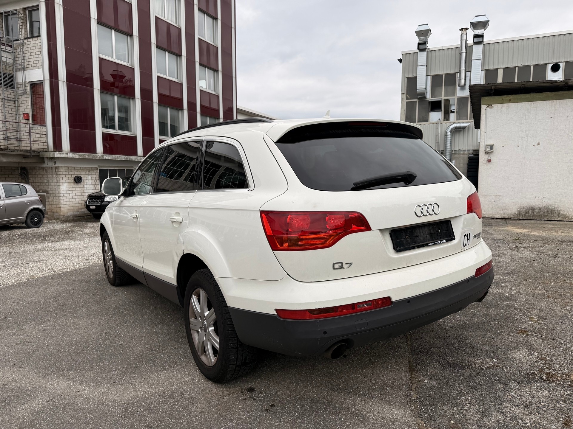 AUDI Q7 3.0 TDI quattro tiptronic / ** 7 SITZE / Diesel - Motor / Getriebe OK **-showroom-element-3