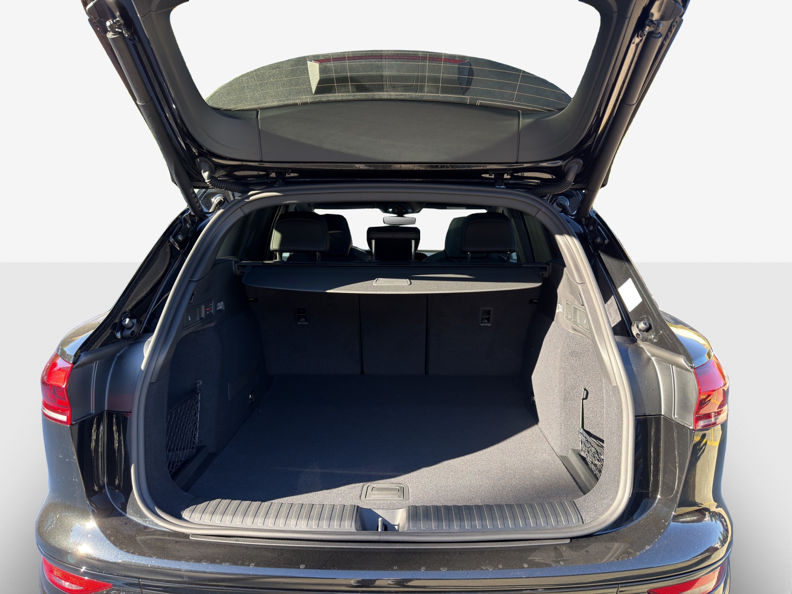 AUDI Q6 e-tron quattro-image-12