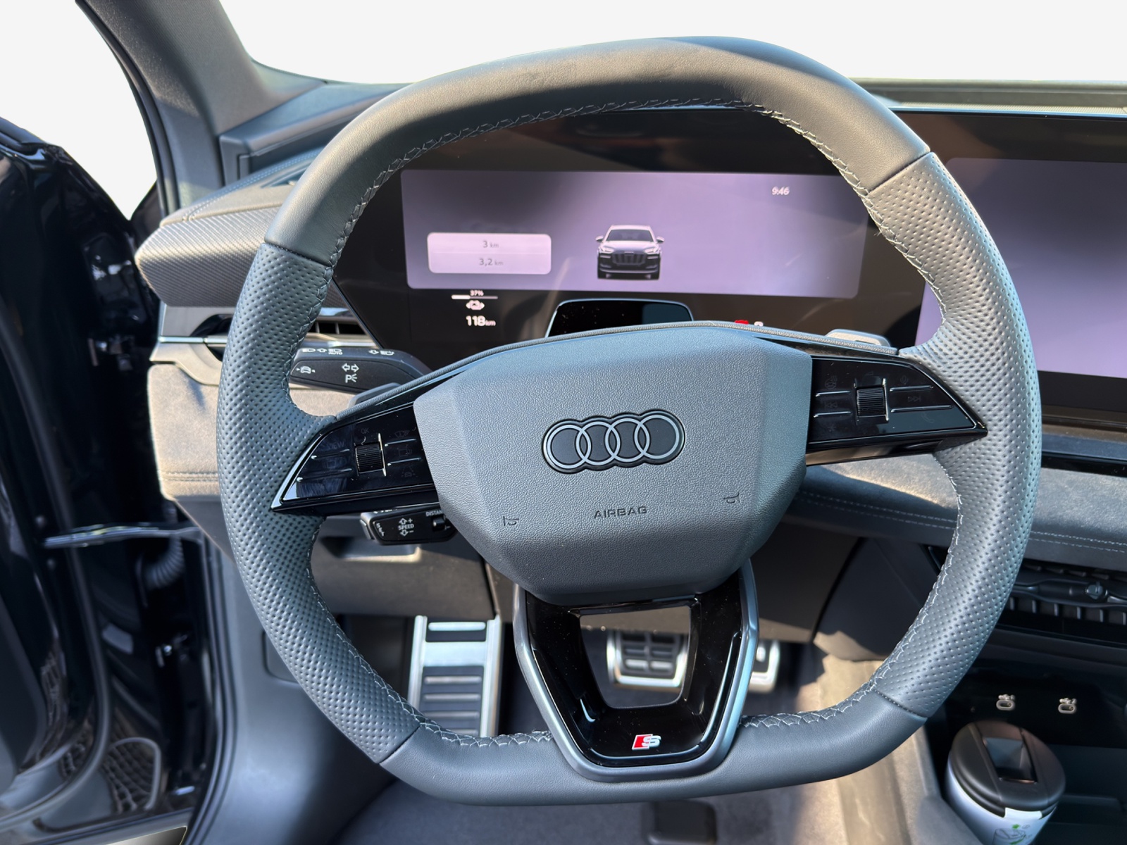 AUDI Q6 e-tron quattro-image-9