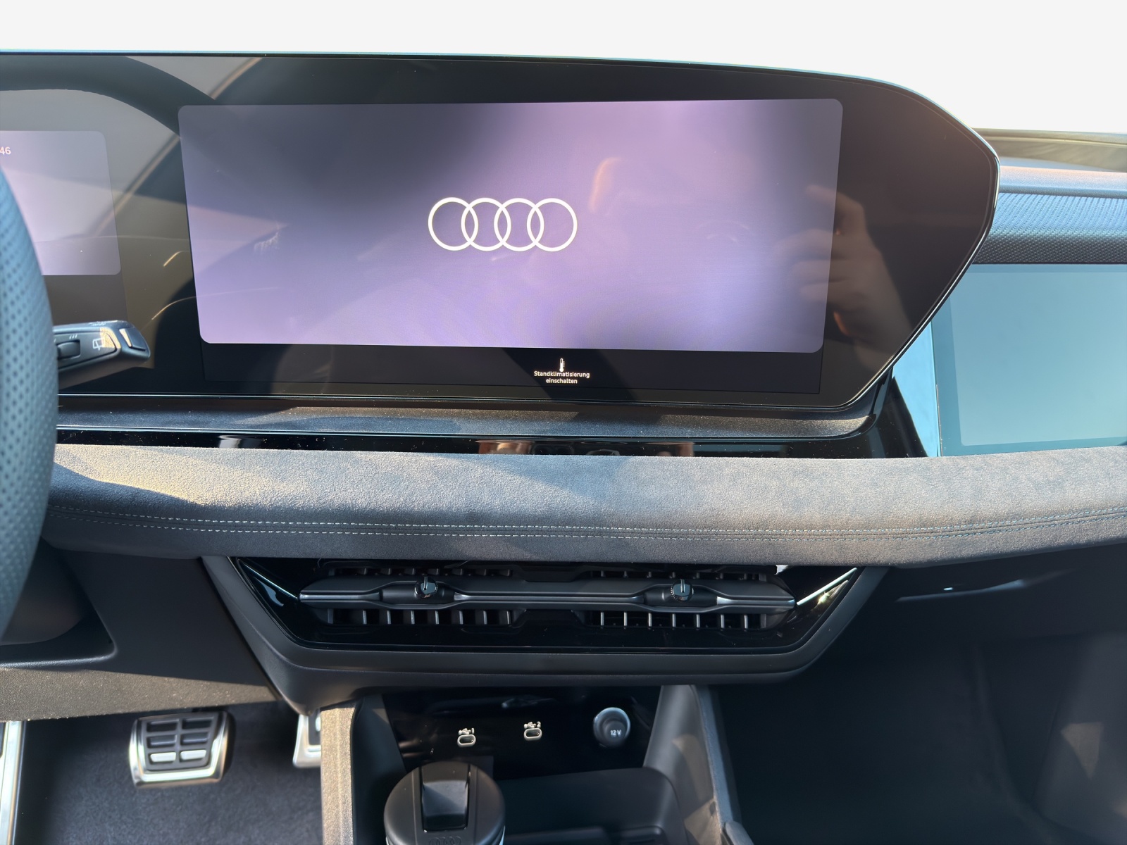 AUDI Q6 e-tron quattro-image-10