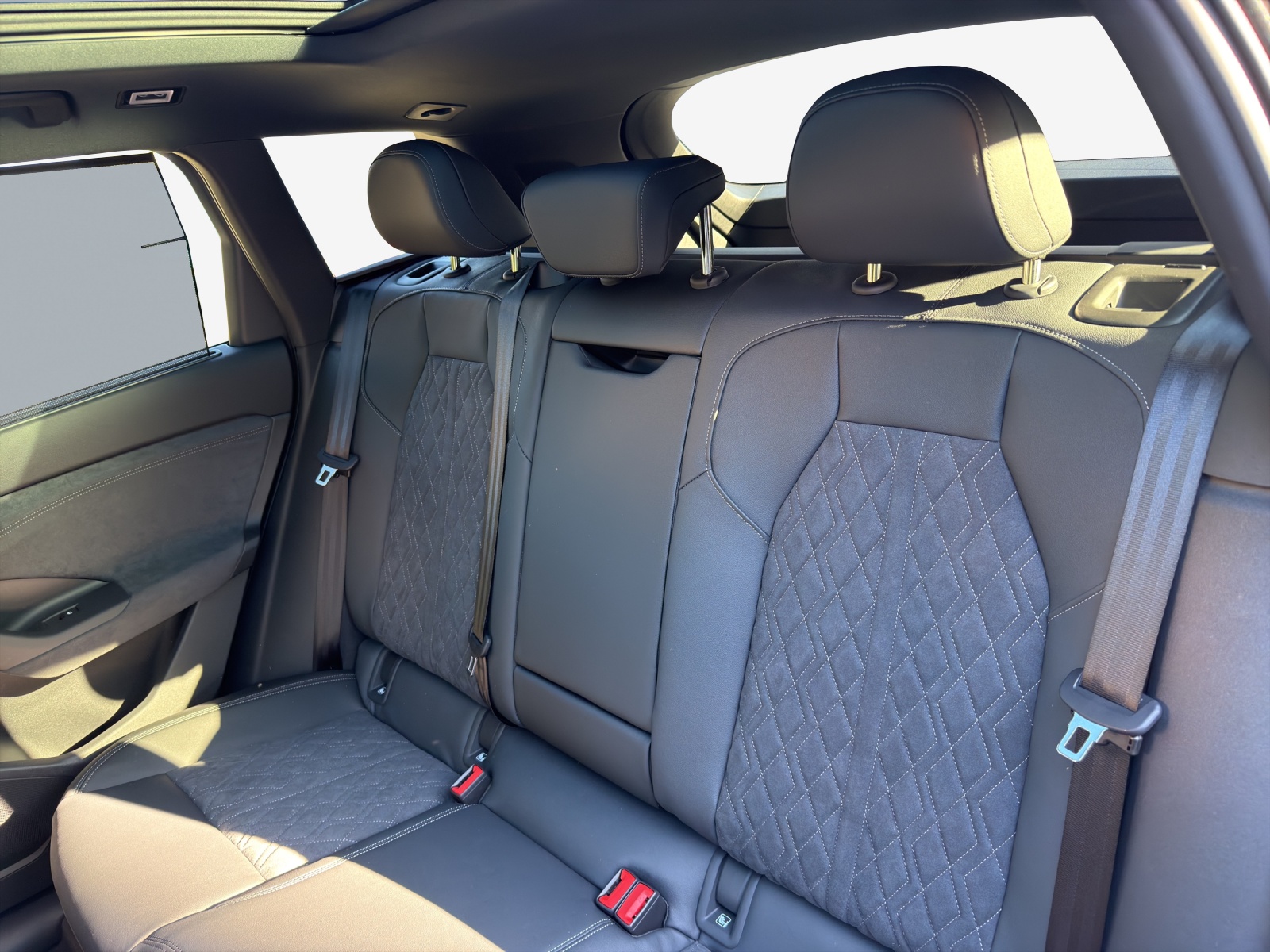 AUDI Q6 e-tron quattro-image-11