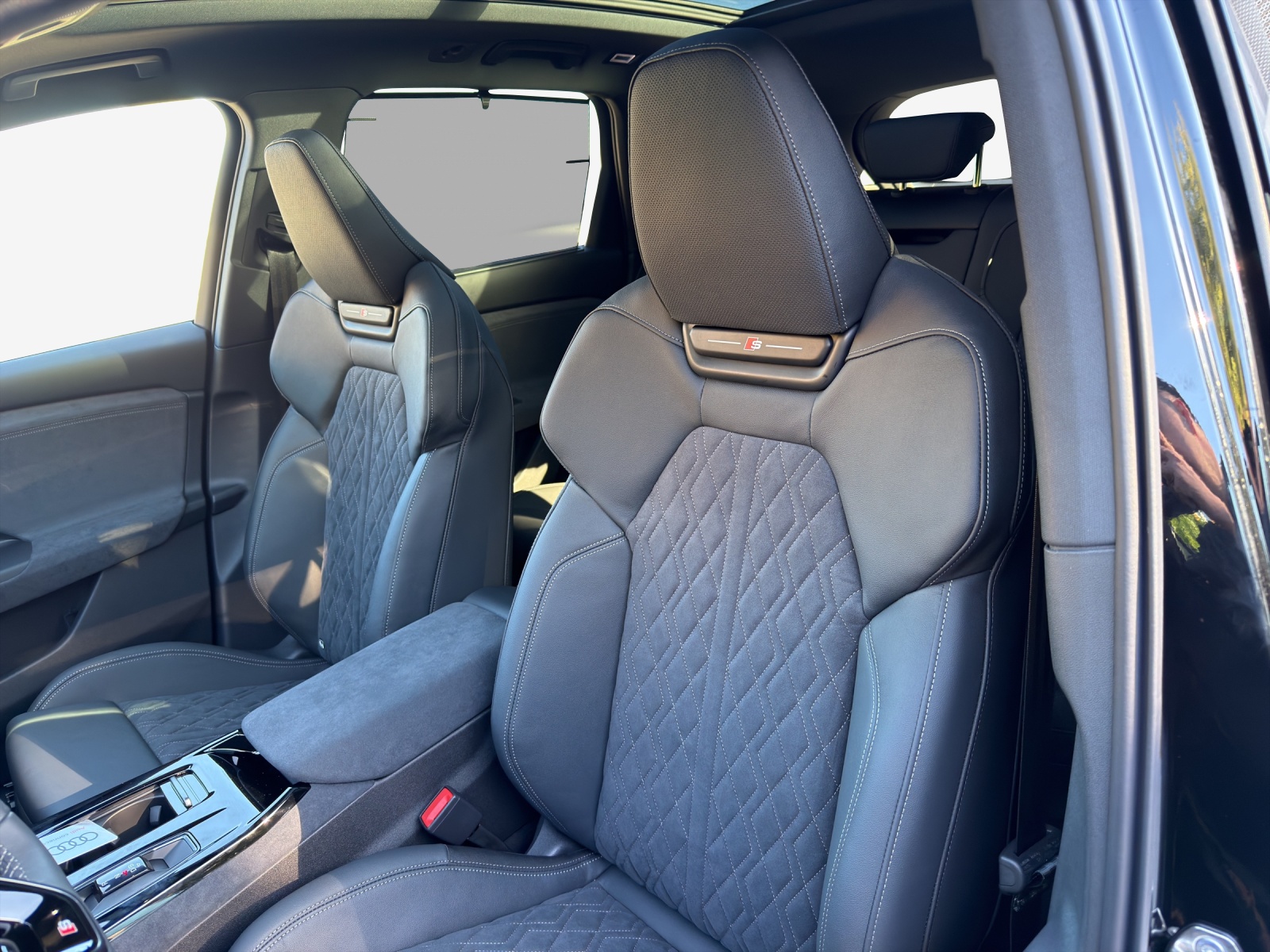 AUDI Q6 e-tron quattro-image-14