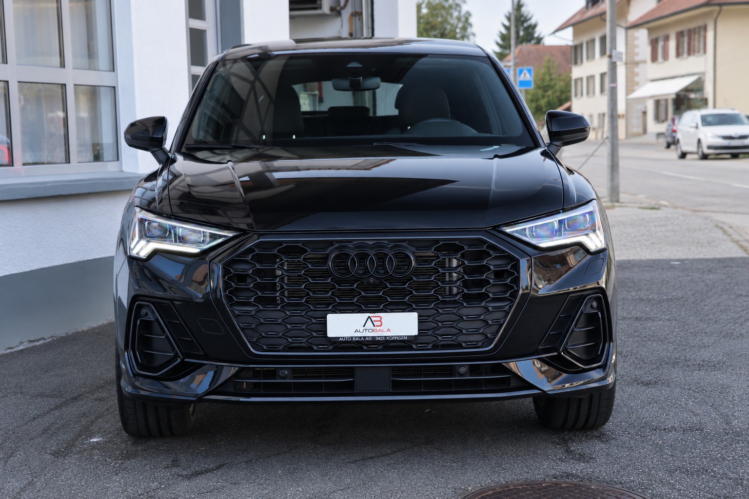 AUDI Q3 Sportback 35 TFSI S line Attraction S-tronic (CH)-showroom-element-1