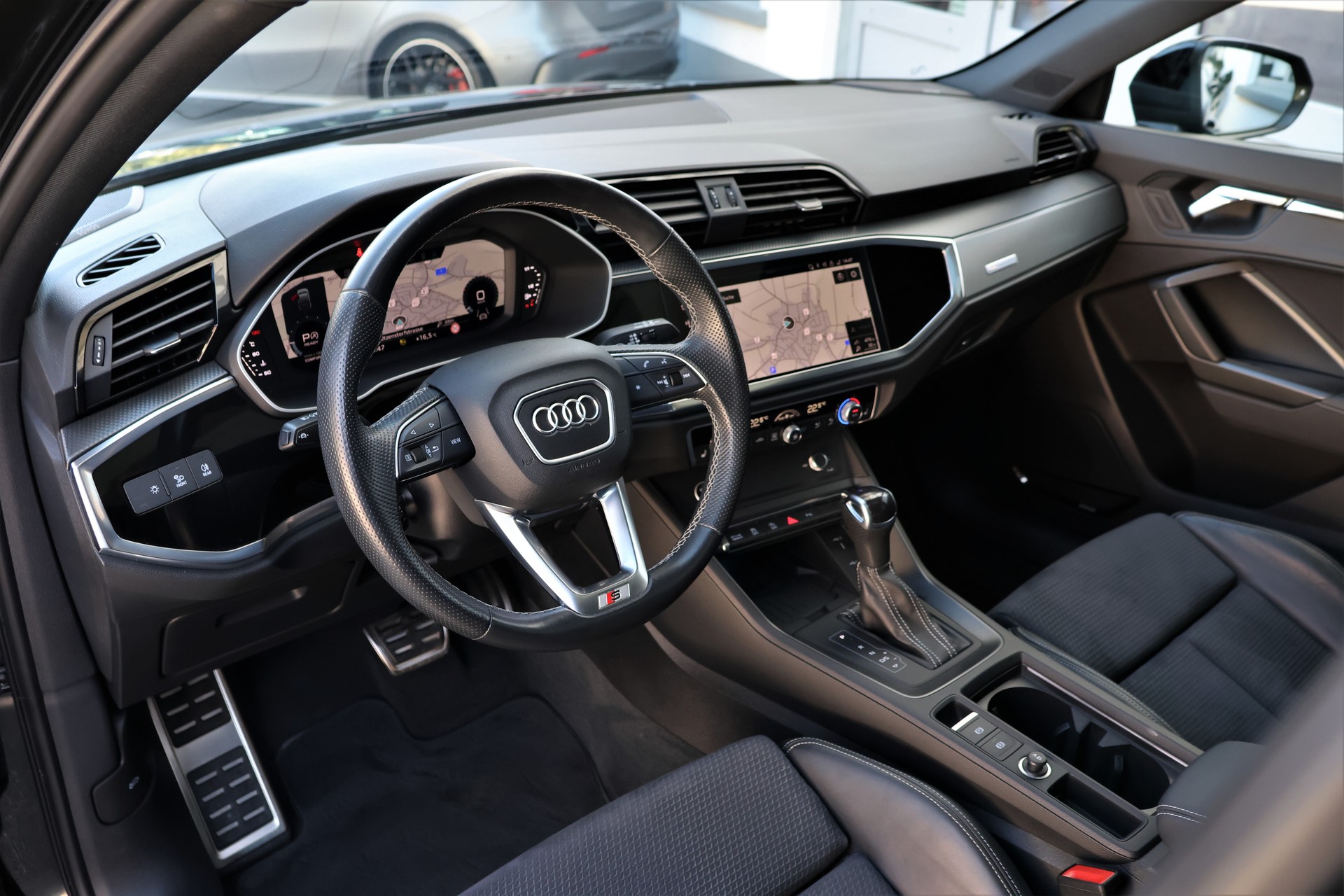 AUDI Q3 Sportback 35 TFSI S line Attraction S-tronic (CH)-image-11