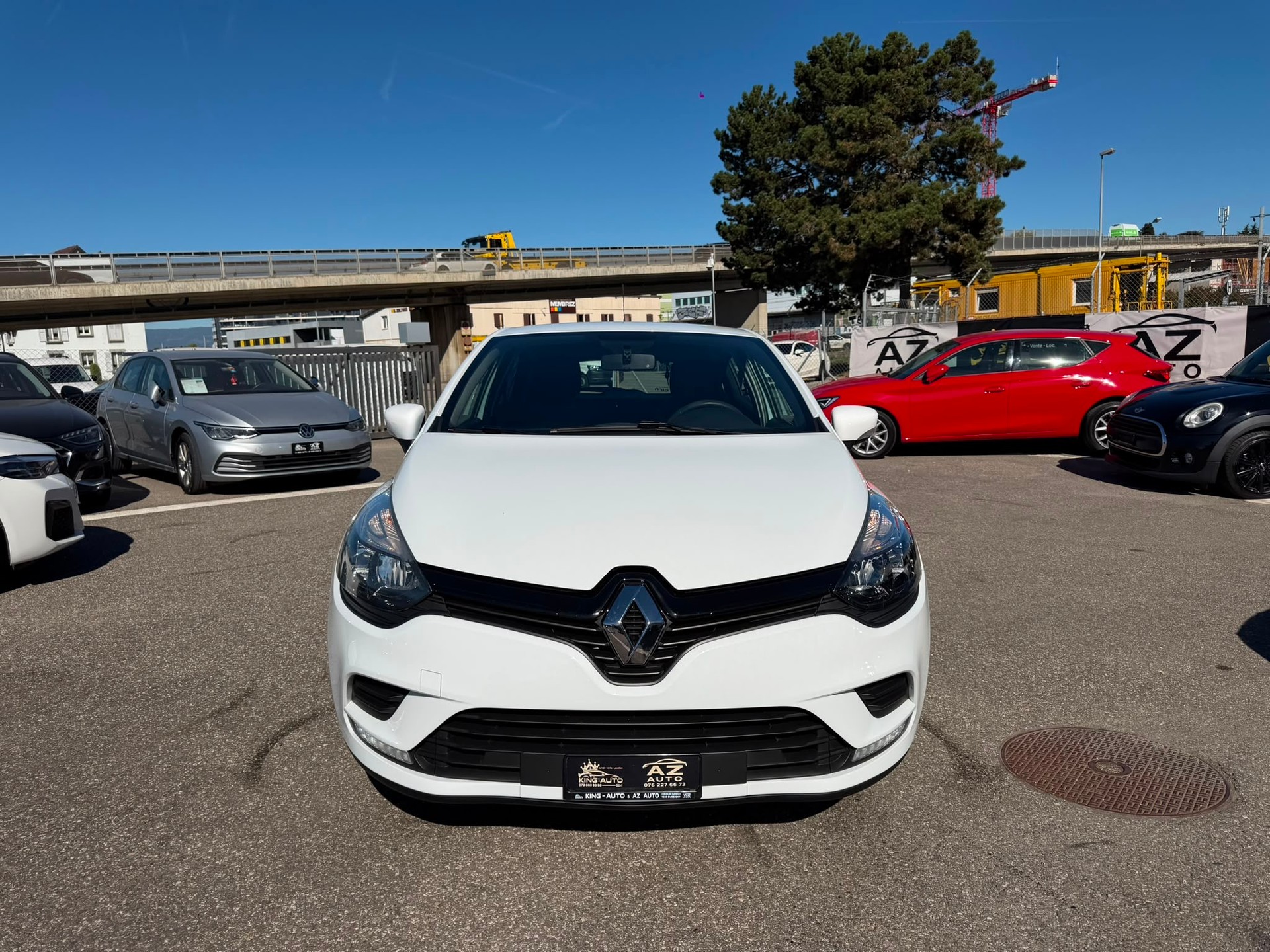 RENAULT Clio 1.2 16V Zen expertiser du jour garantie 2 ans 🇨🇭-showroom-element-1