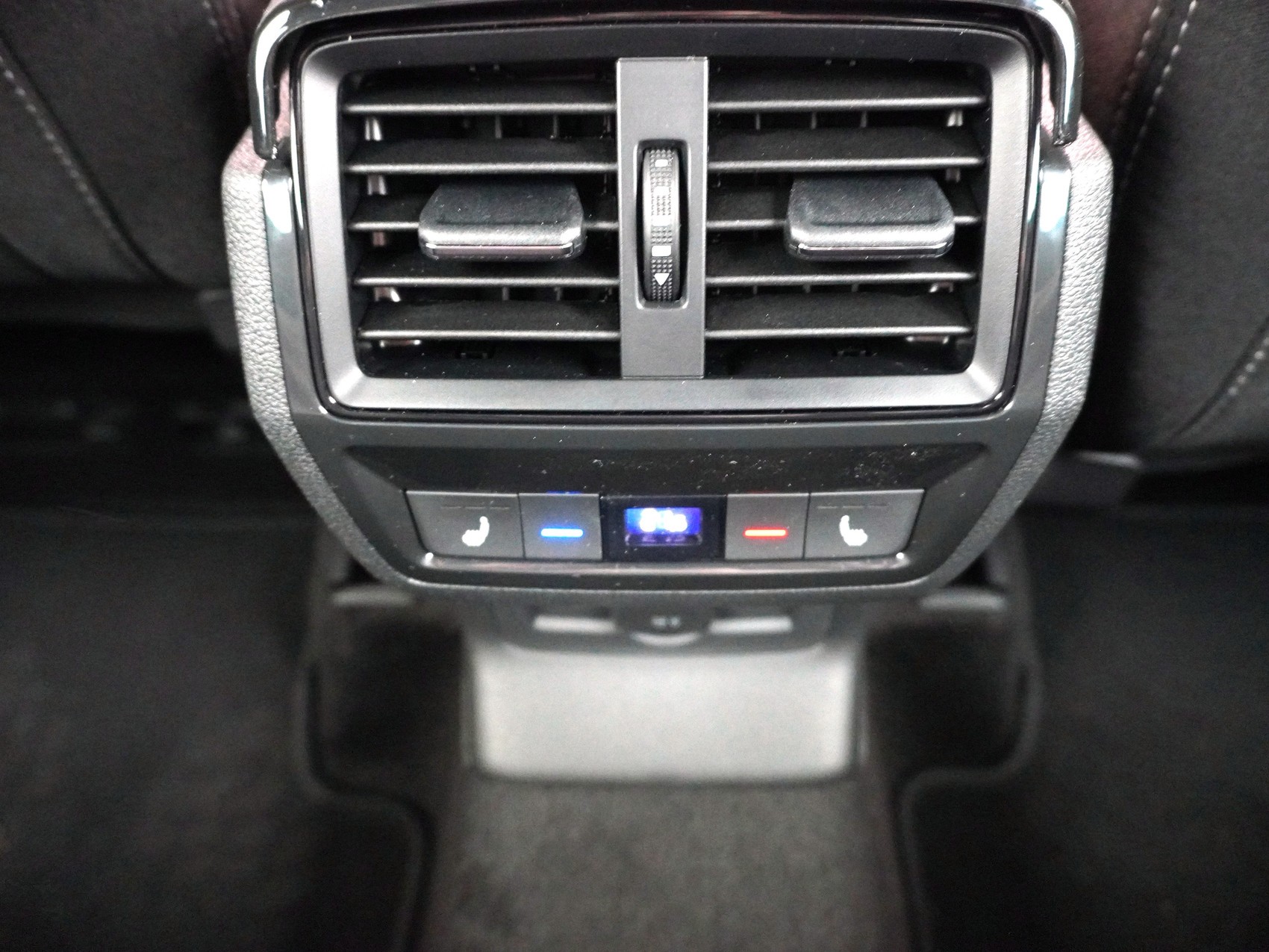 SKODA Karoq 1.5 TSI SportLine DSG-image-20