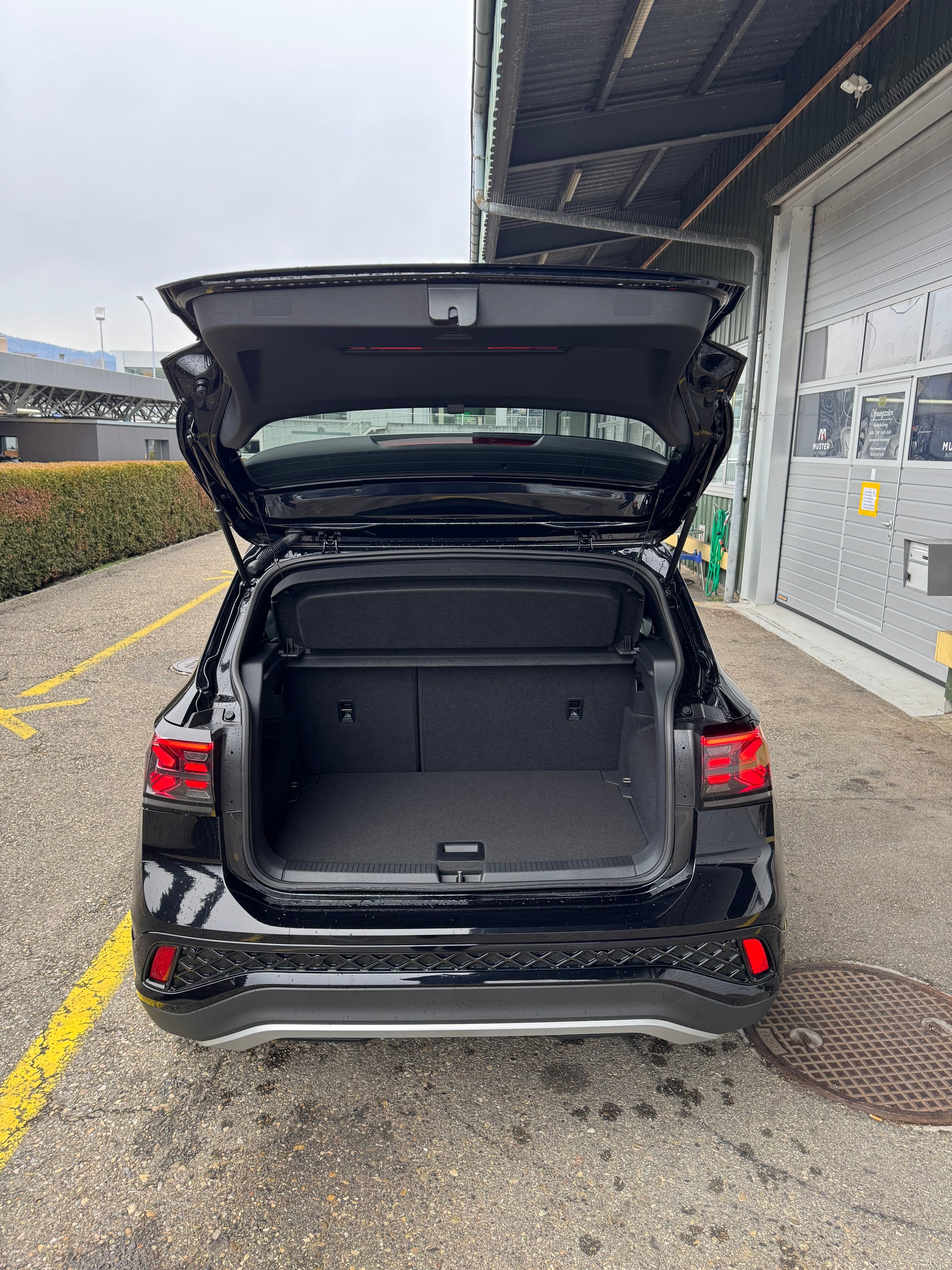 VW T-Cross 1.5 TSI EVO ACT R-Line DSG 150 PS mit Anhängerkupplung 32 % Rabatt !-image-17