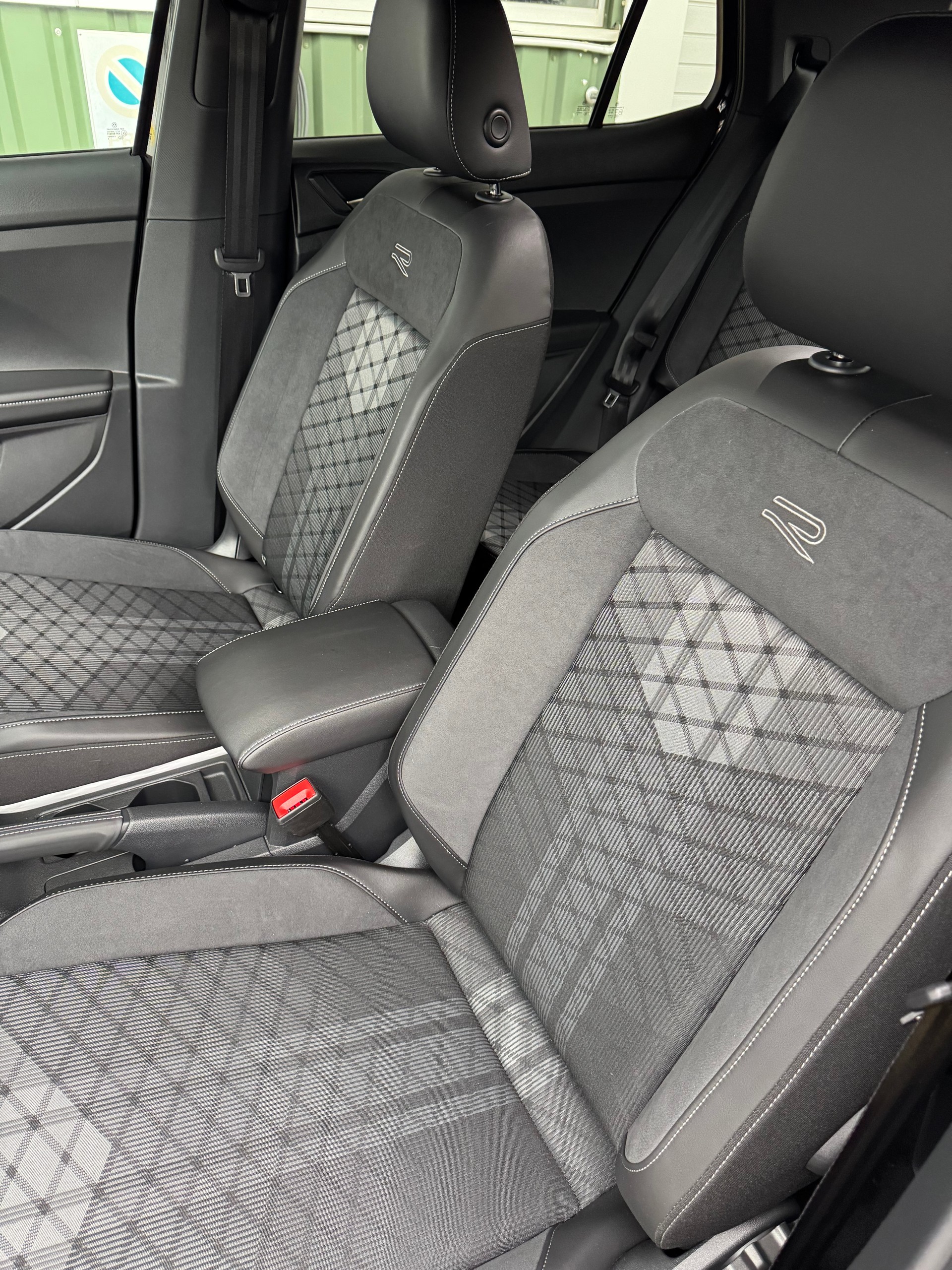 VW T-Cross 1.5 TSI EVO ACT R-Line DSG 150 PS mit Anhängerkupplung 32 % Rabatt !-image-12