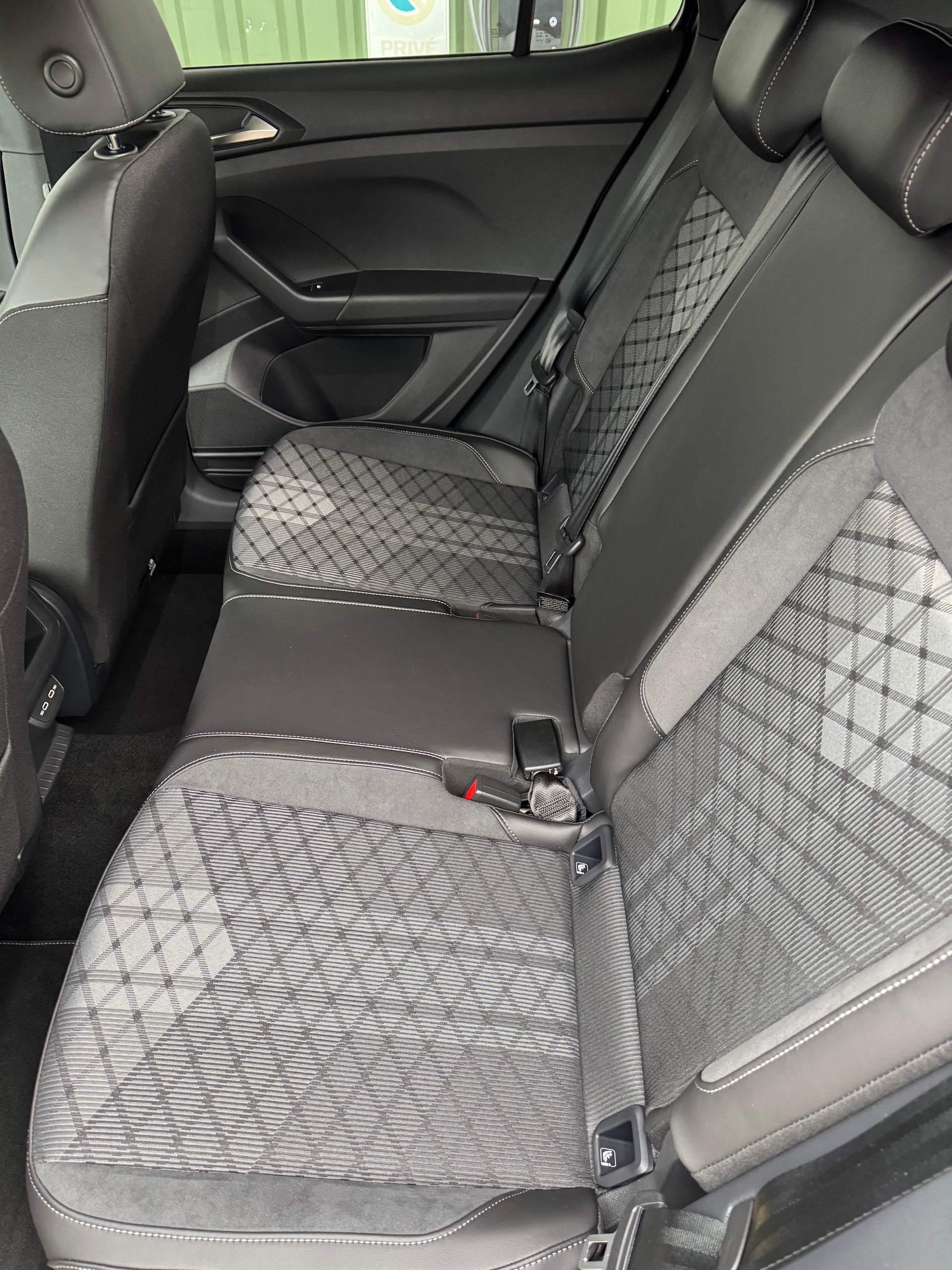 VW T-Cross 1.5 TSI EVO ACT R-Line DSG 150 PS mit Anhängerkupplung 32 % Rabatt !-image-13