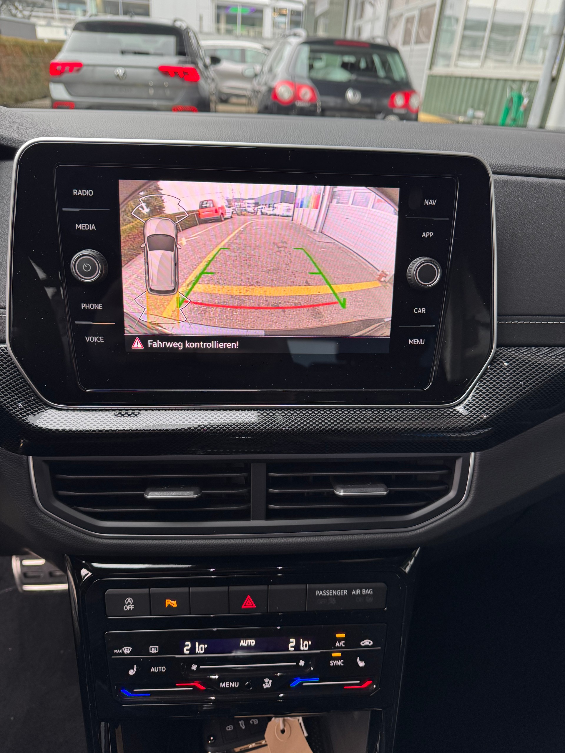 VW T-Cross 1.5 TSI EVO ACT R-Line DSG 150 PS mit Anhängerkupplung 32 % Rabatt !-image-6