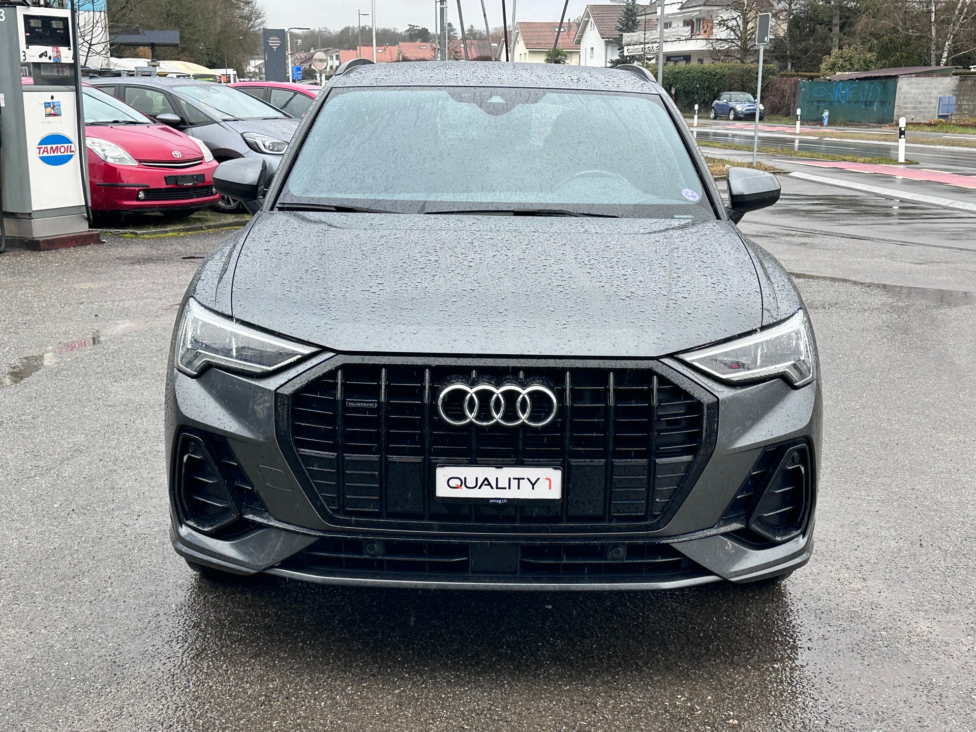 AUDI Q3 40 TFSI S line quattro S-tronic-image-4