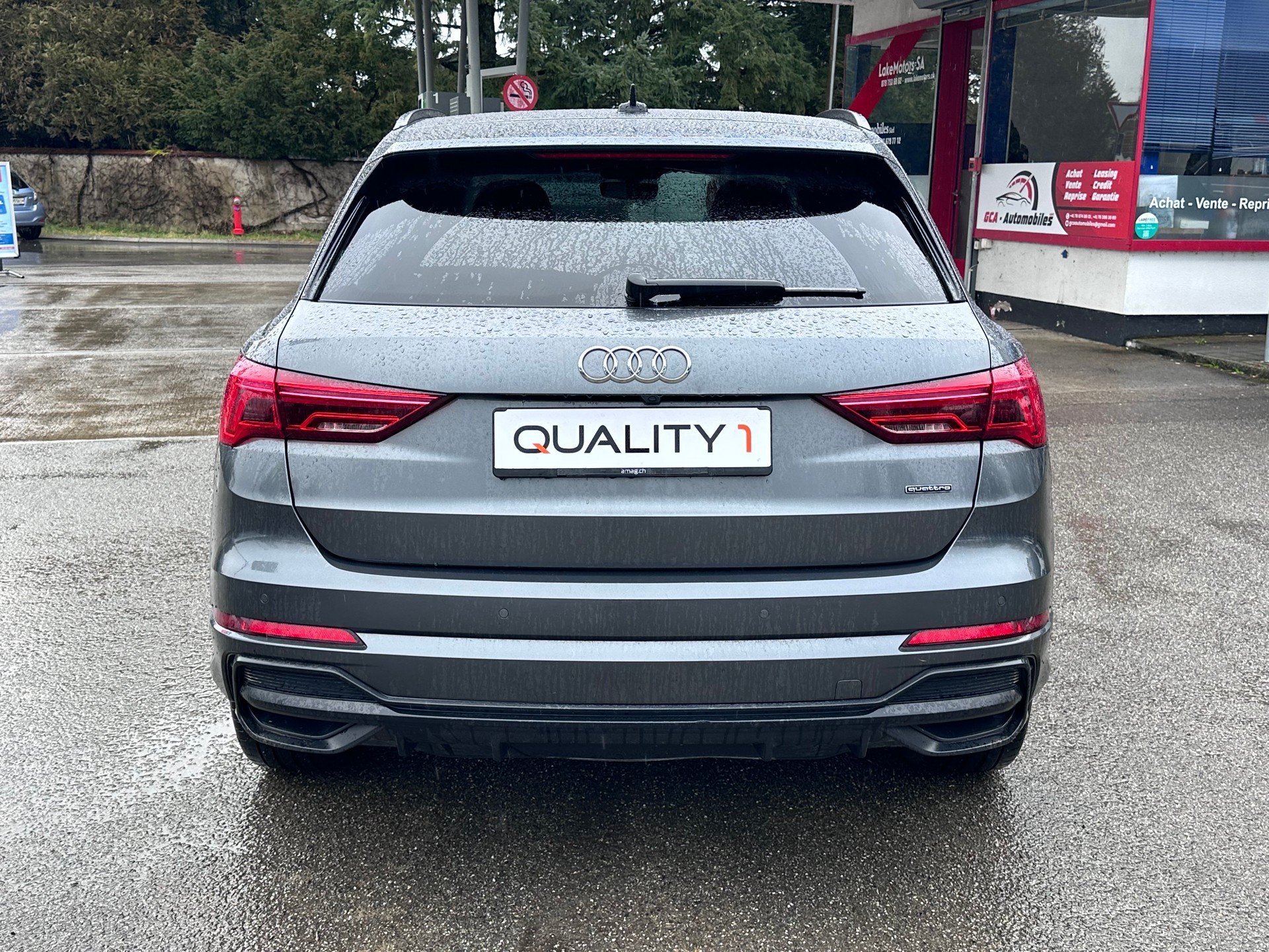 AUDI Q3 40 TFSI S line quattro S-tronic-image-3