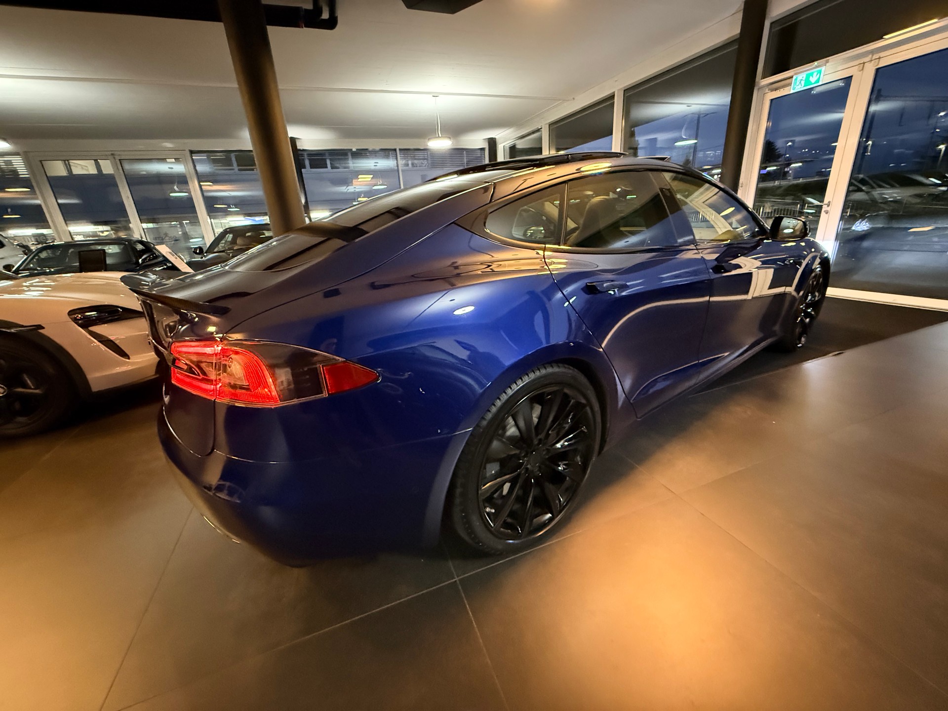 TESLA Model S 100 D-image-11