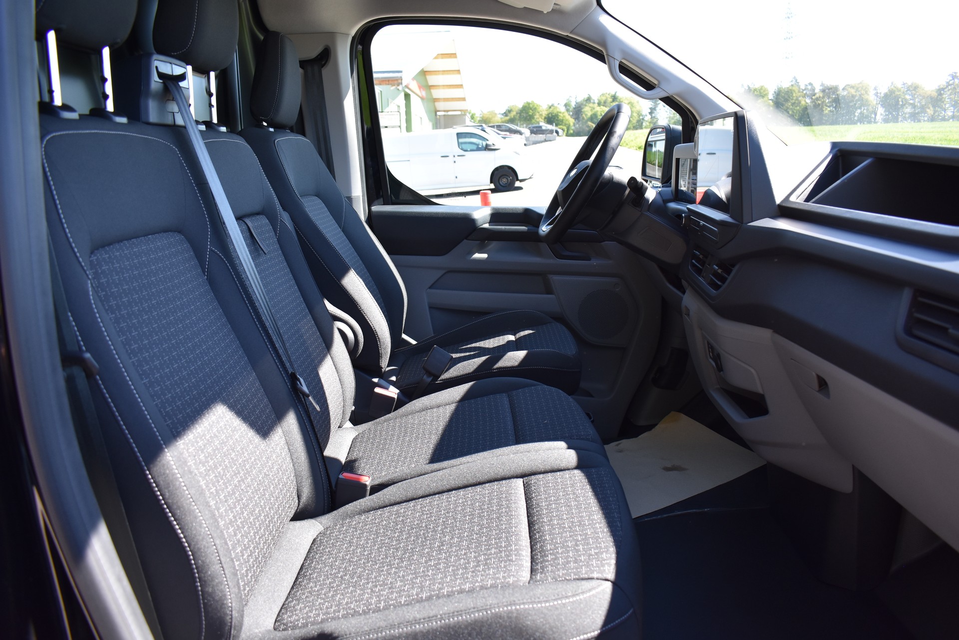FORD Transit Custom Van 340 L2H1 83kWh Trend-image-11