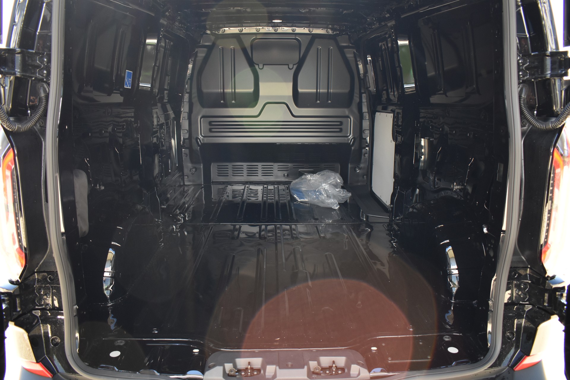 FORD Transit Custom Van 340 L2H1 83kWh Trend-image-8