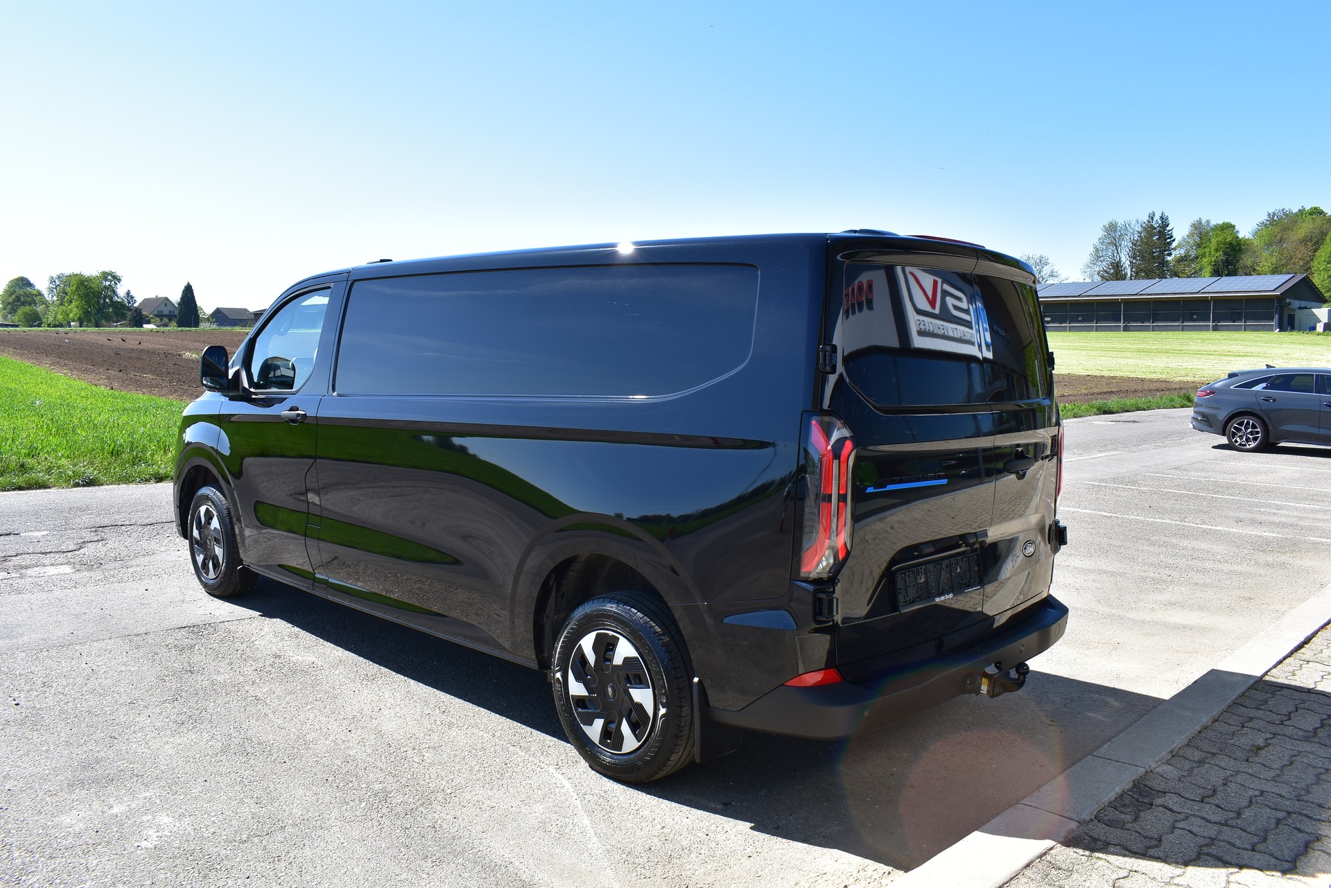 FORD Transit Custom Van 340 L2H1 83kWh Trend-image-4