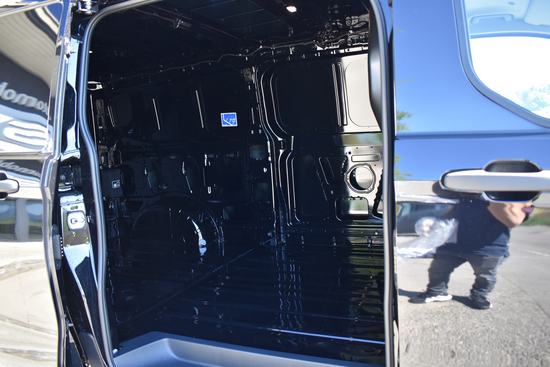 FORD Transit Custom Van 340 L2H1 83kWh Trend-image-10