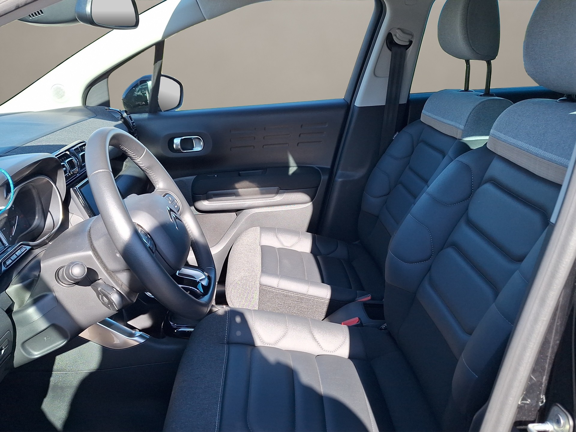 CITROEN C3 Aircross 1.2i PureTech Max EAT6-image-8