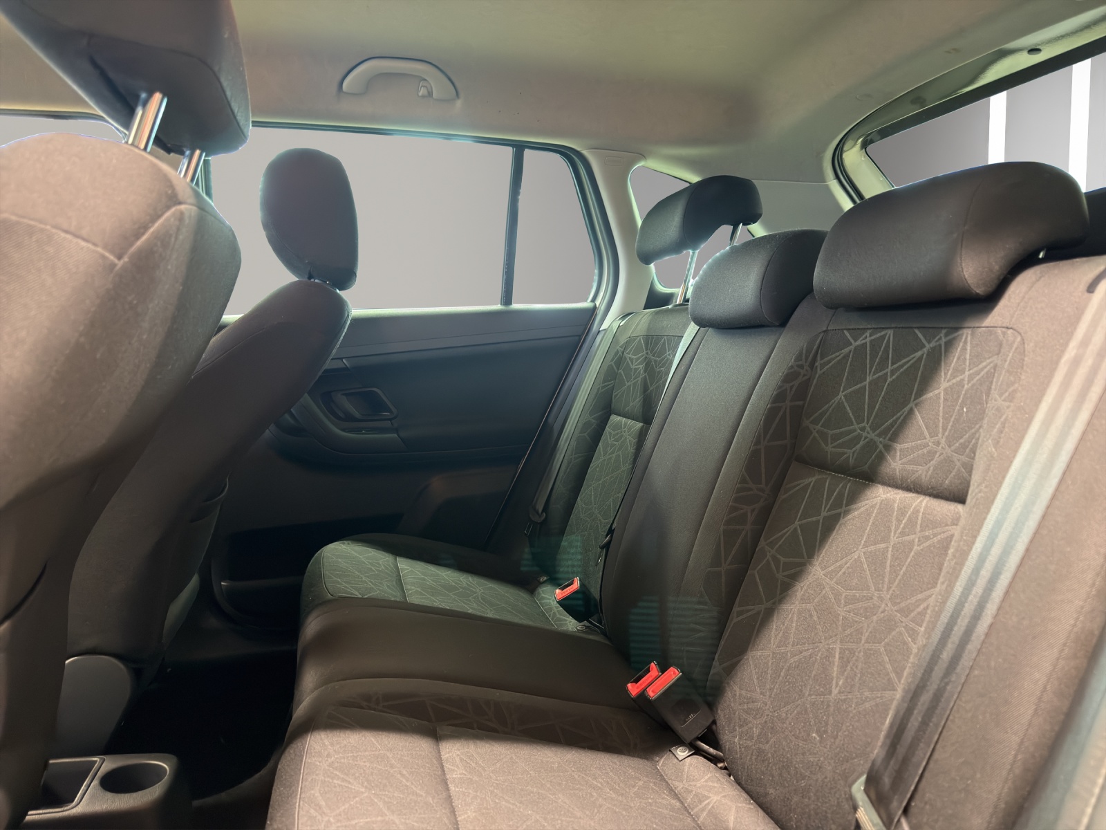 SKODA Fabia 1.2 TSI Ambiente-image-12