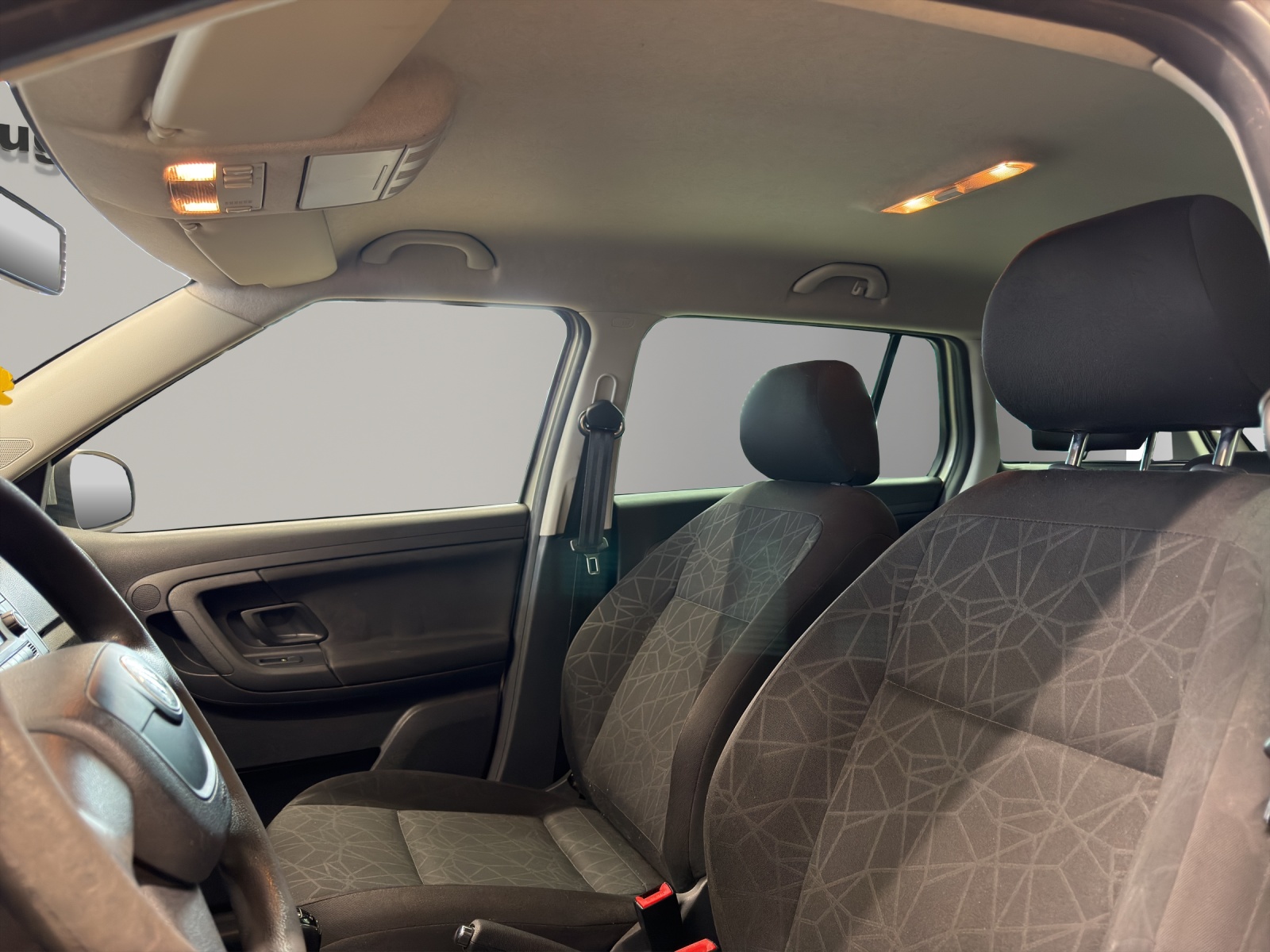 SKODA Fabia 1.2 TSI Ambiente-image-8