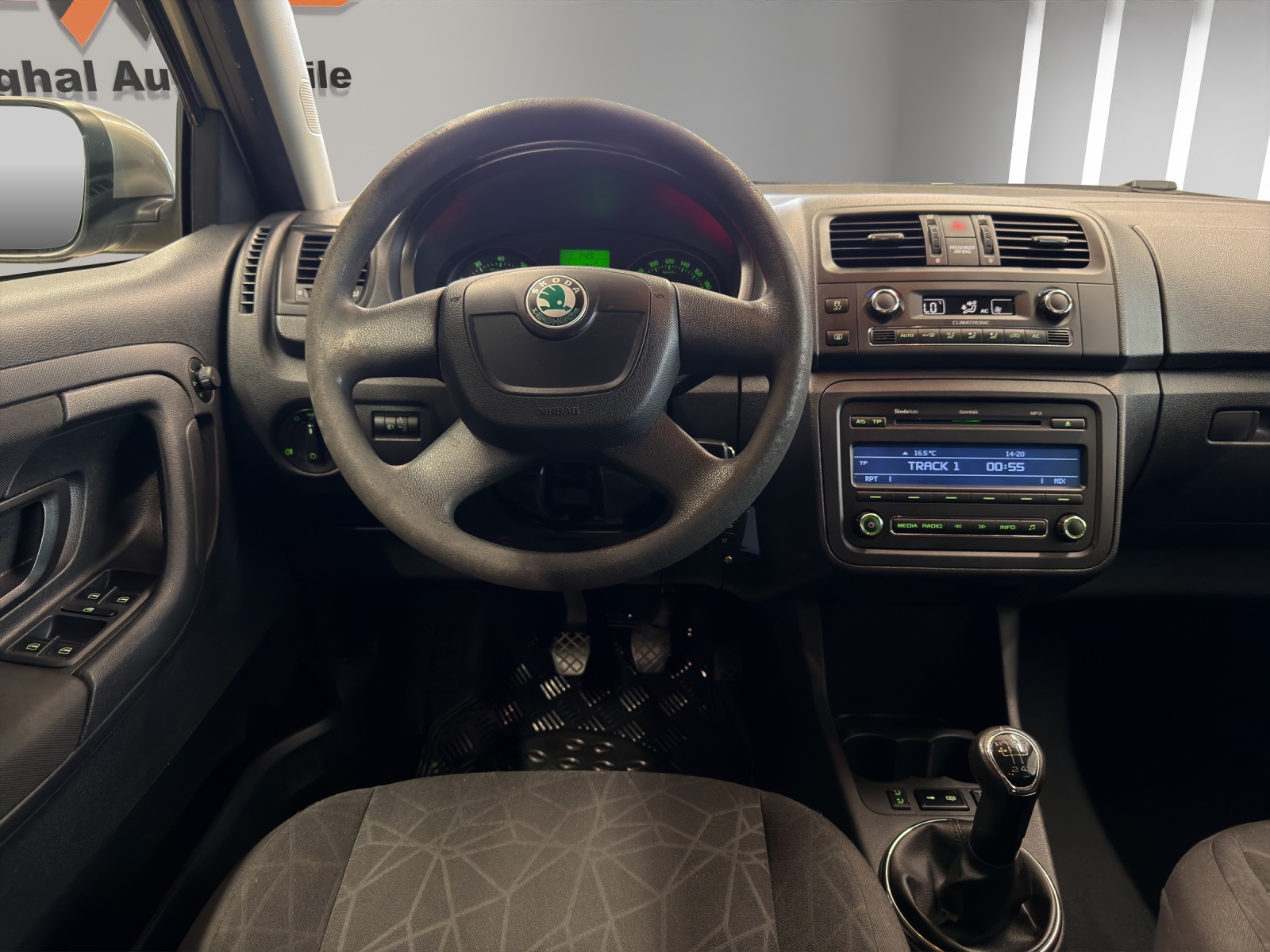 SKODA Fabia 1.2 TSI Ambiente-image-10