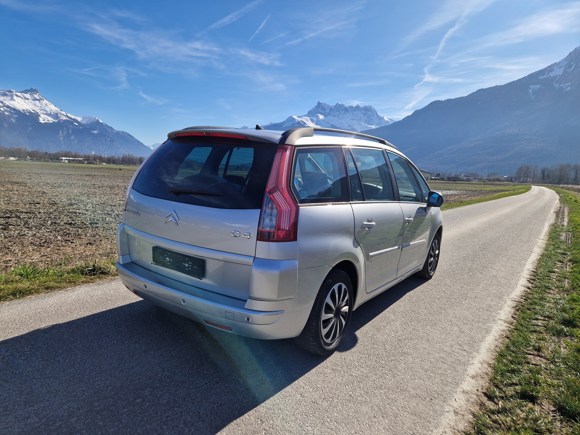CITROEN Grand C4 Picasso 1.6 HDI 16V Dynamique-image-3