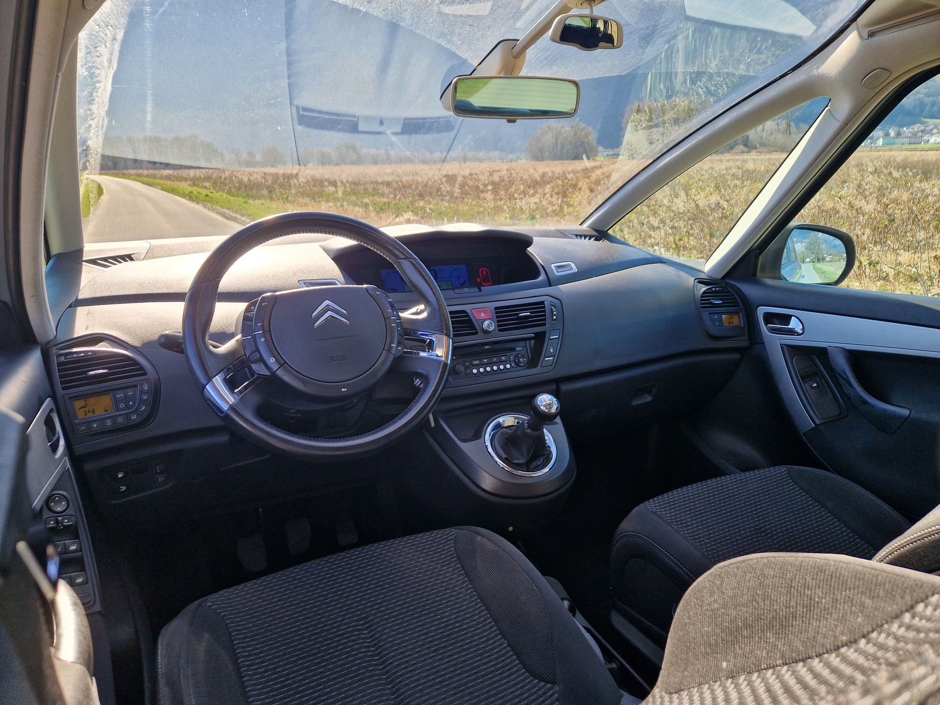 CITROEN Grand C4 Picasso 1.6 HDI 16V Dynamique-image-9