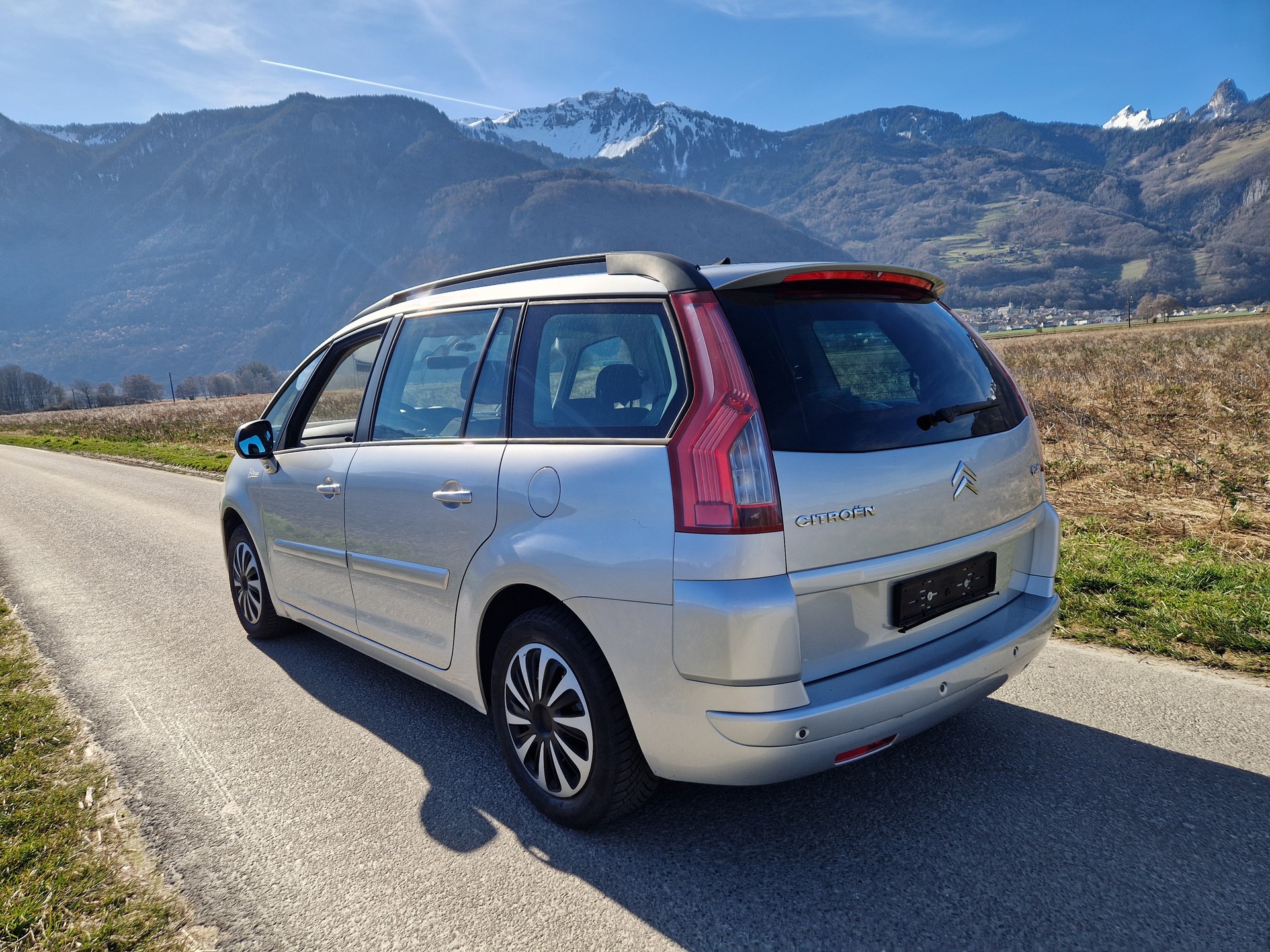 CITROEN Grand C4 Picasso 1.6 HDI 16V Dynamique-image-5