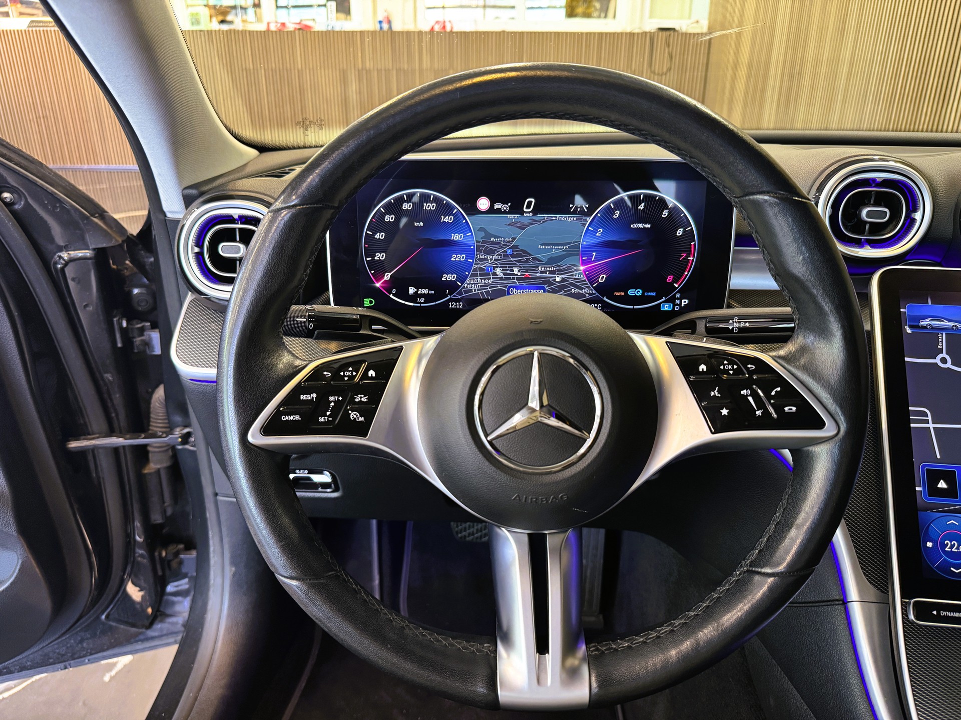 MERCEDES-BENZ C 180-image-11