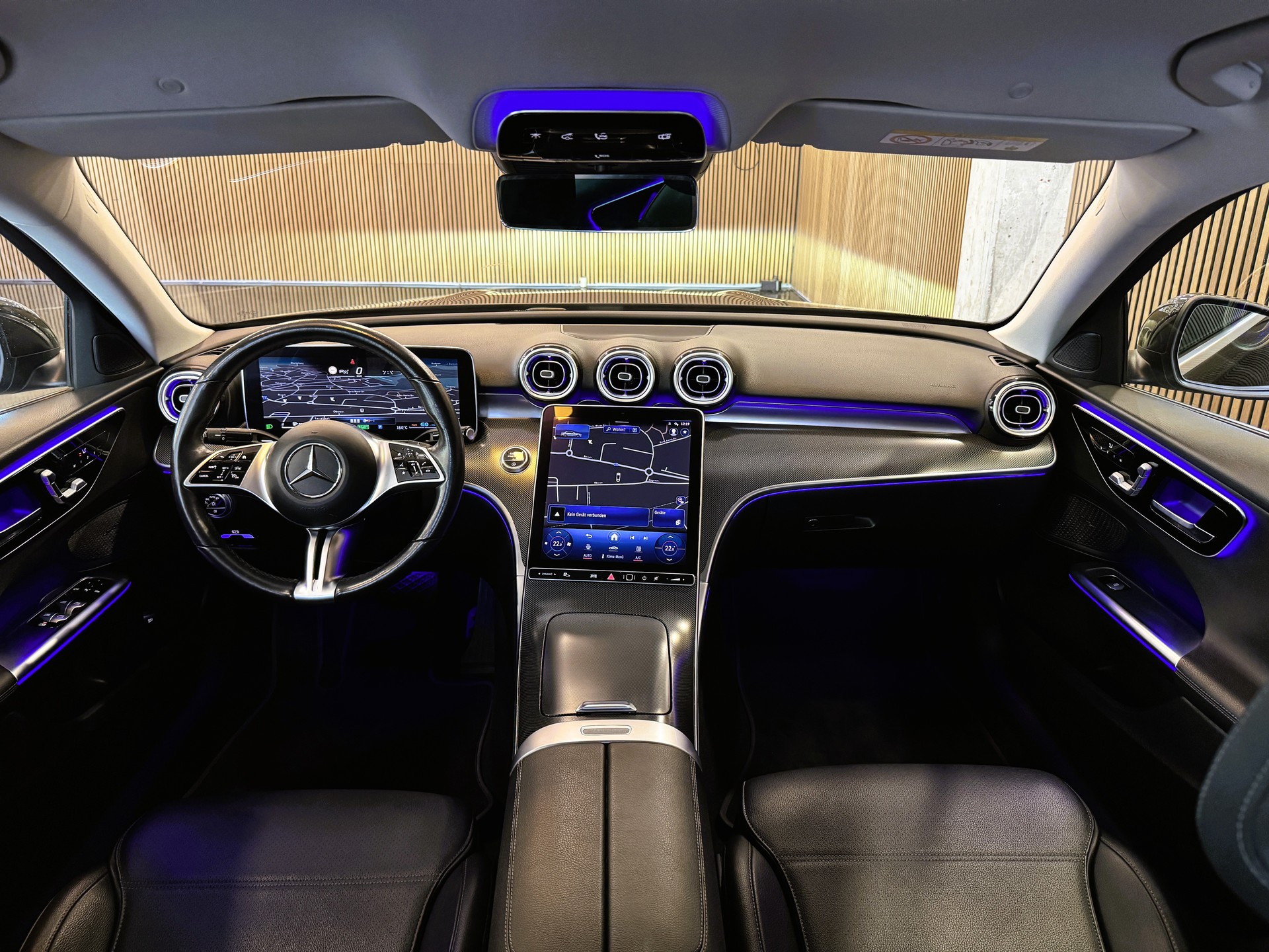 MERCEDES-BENZ C 180-image-18