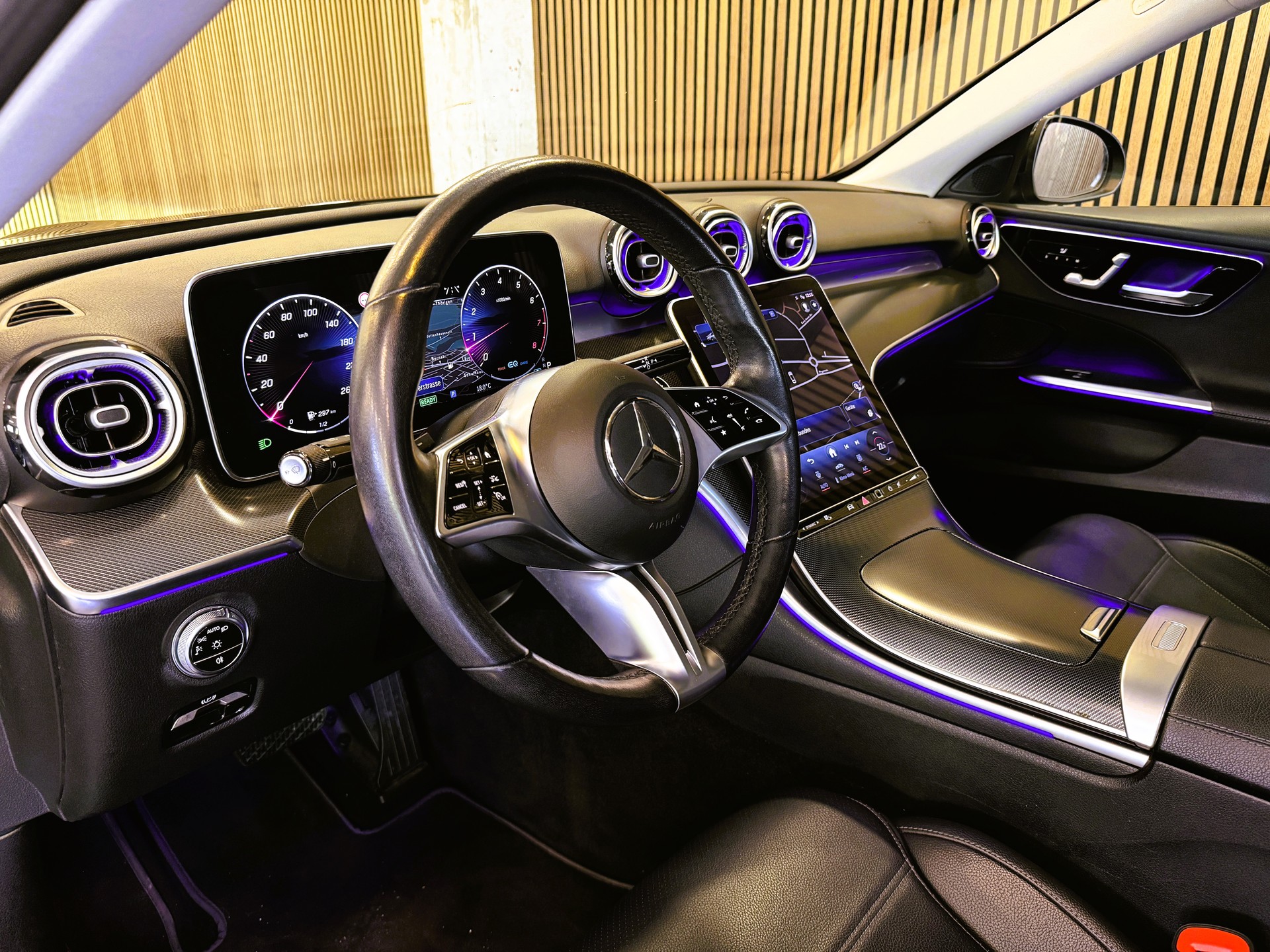 MERCEDES-BENZ C 180-image-9