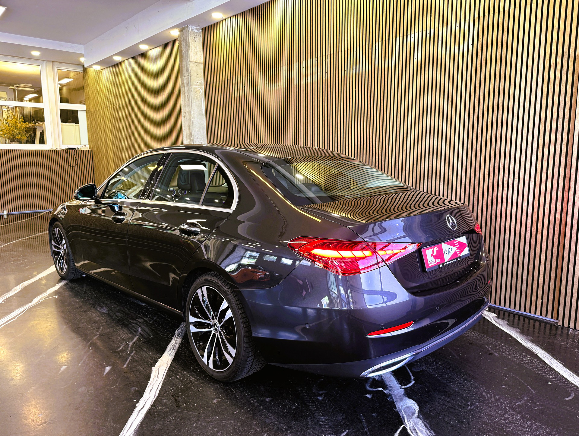 MERCEDES-BENZ C 180-image-4