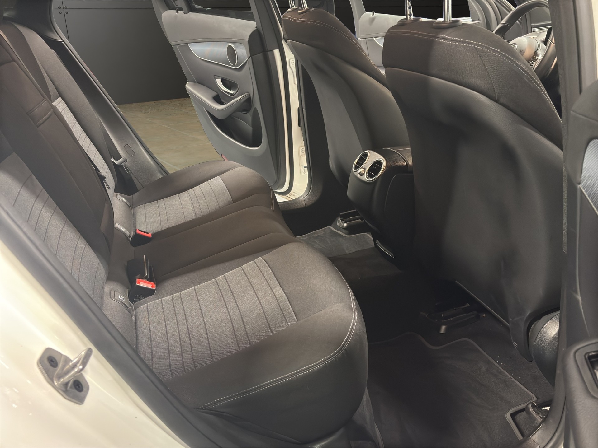MERCEDES-BENZ EQC 400 4Matic EQ Star-image-19