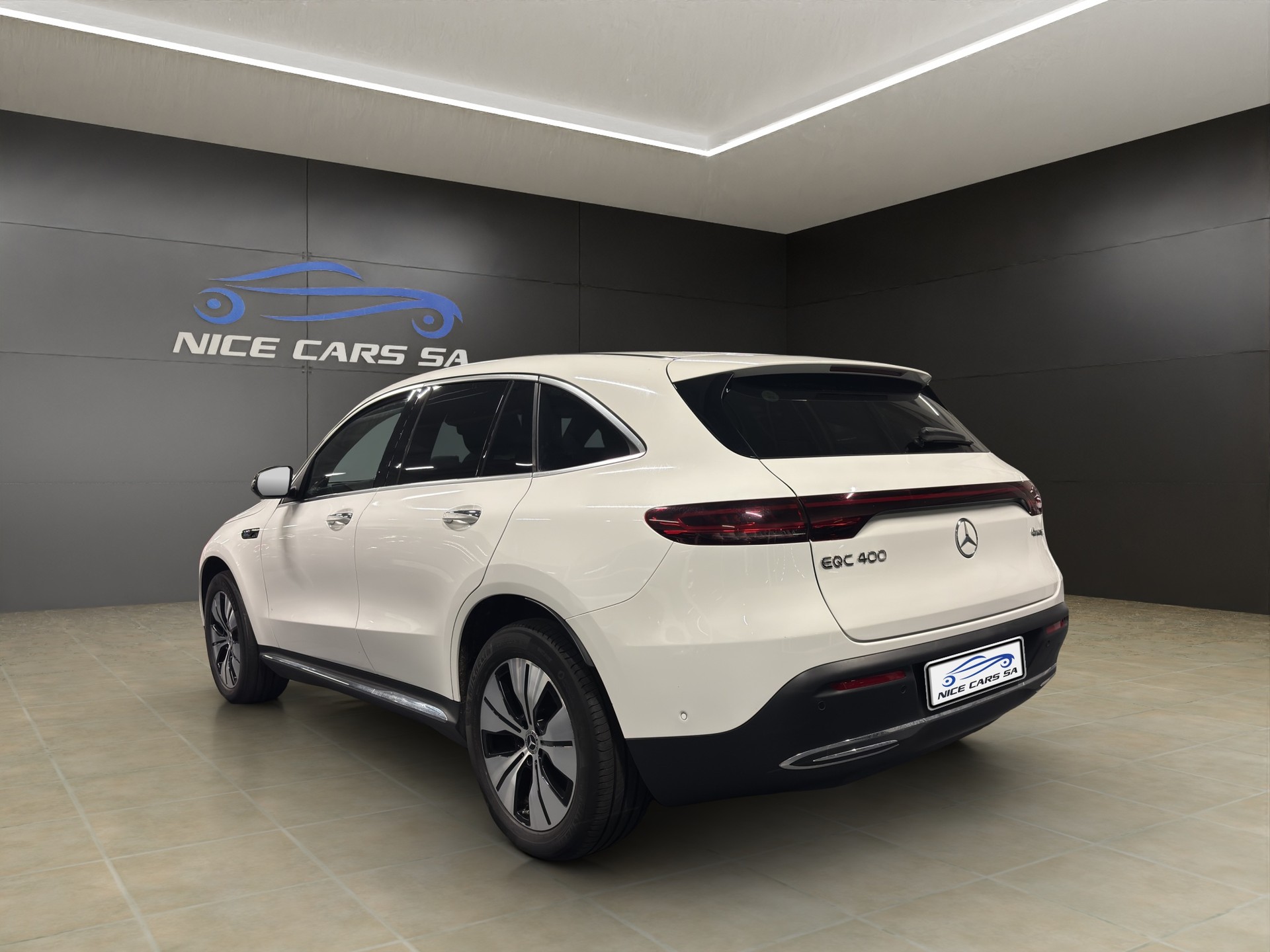 MERCEDES-BENZ EQC 400 4Matic EQ Star-image-6