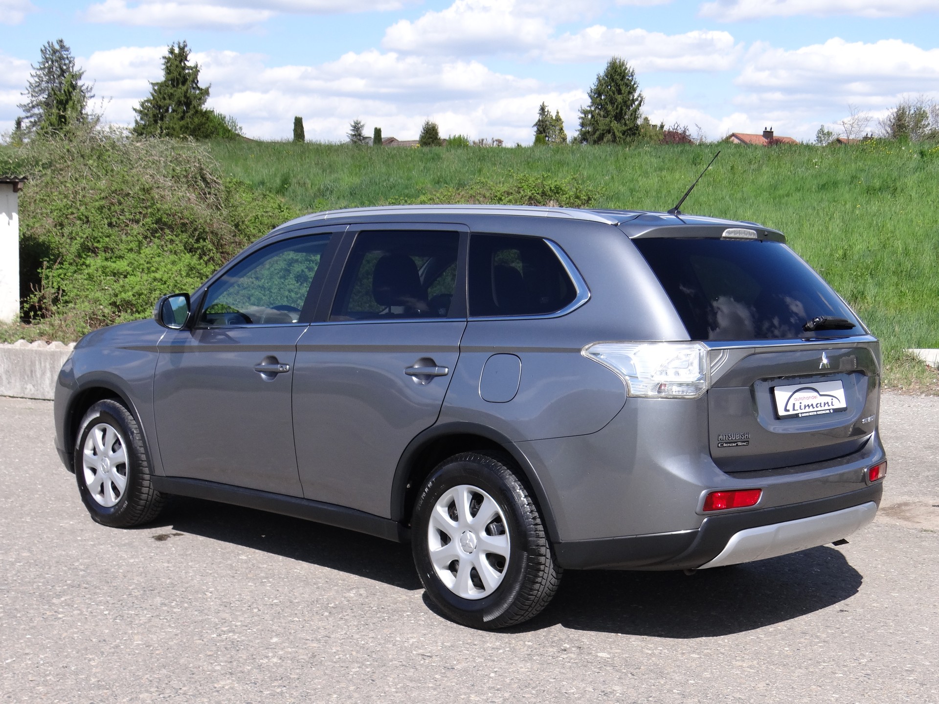 MITSUBISHI Outlander 2.0 Navigator CVT-image-6